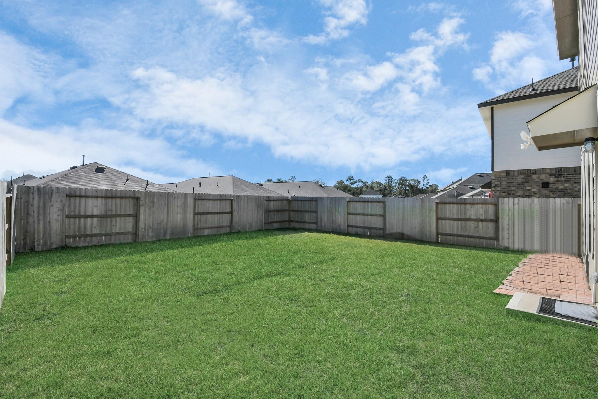 19463 Rosali Meadow Dr, New Caney, TX 77357 photo
