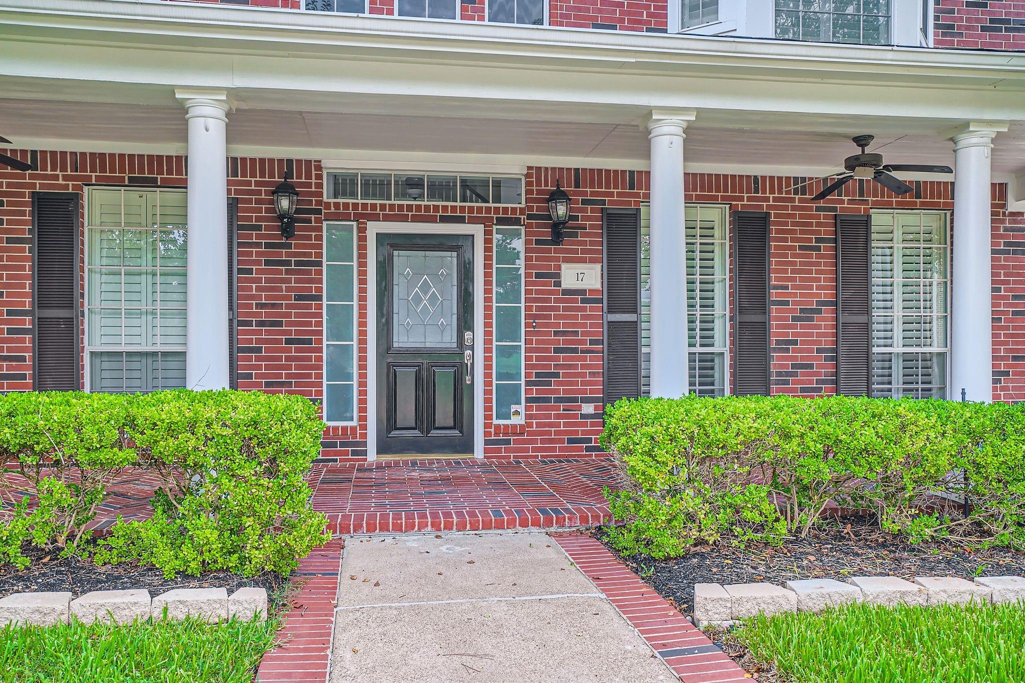 17 Leandro Ct, Montgomery, TX 77356 photo