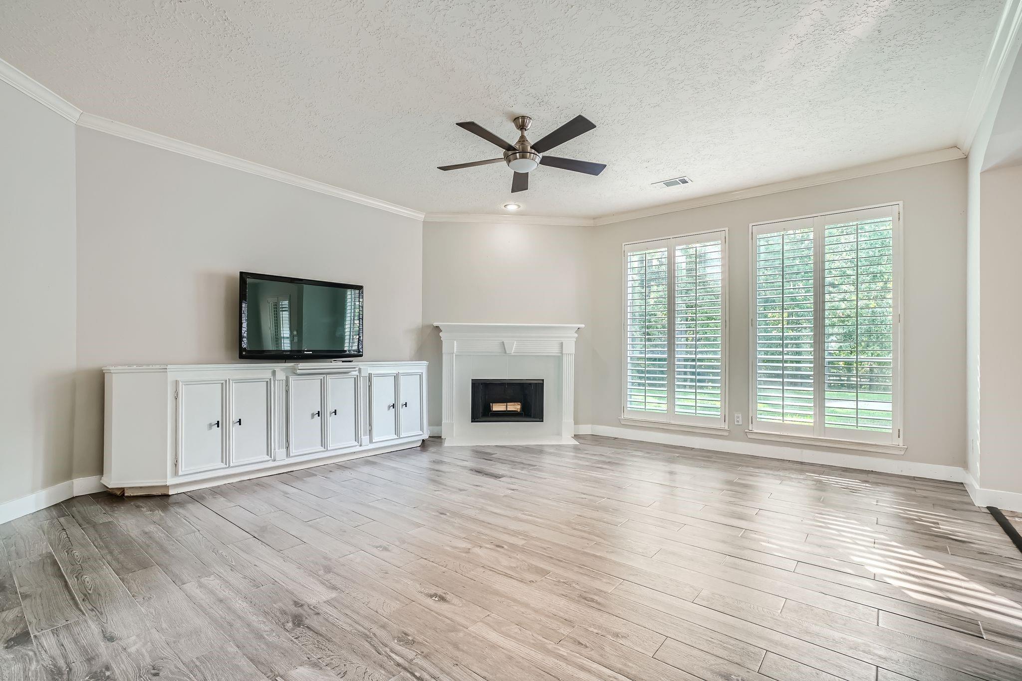 17 Leandro Ct, Montgomery, TX 77356 photo