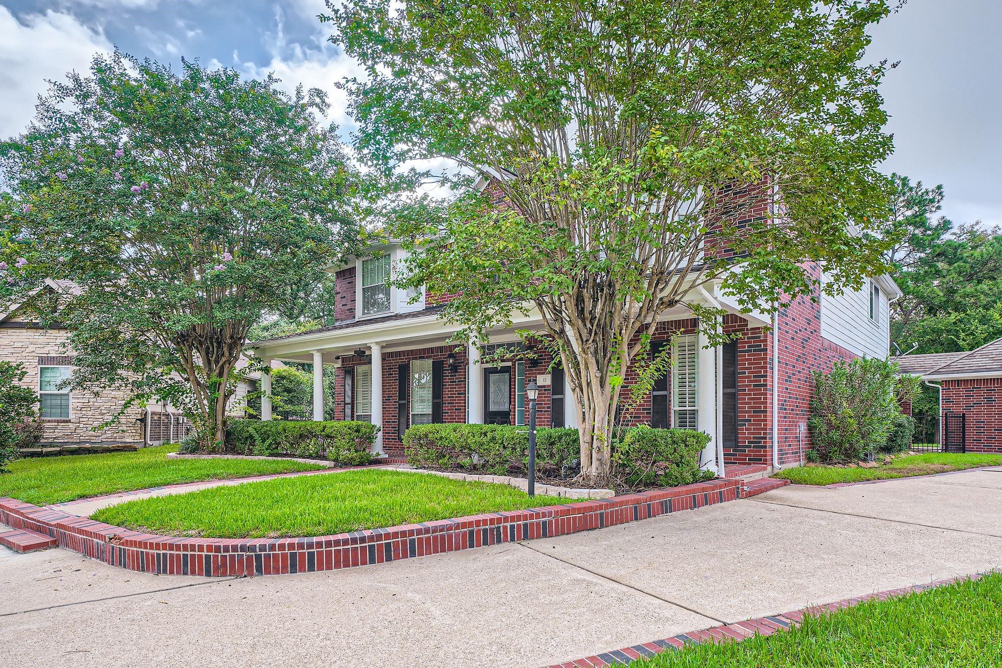 17 Leandro Ct, Montgomery, TX 77356 photo