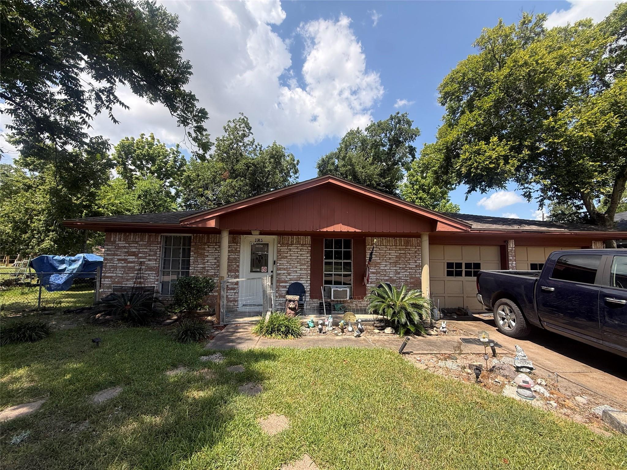 3715 Blalock Rd, Houston, TX 77080