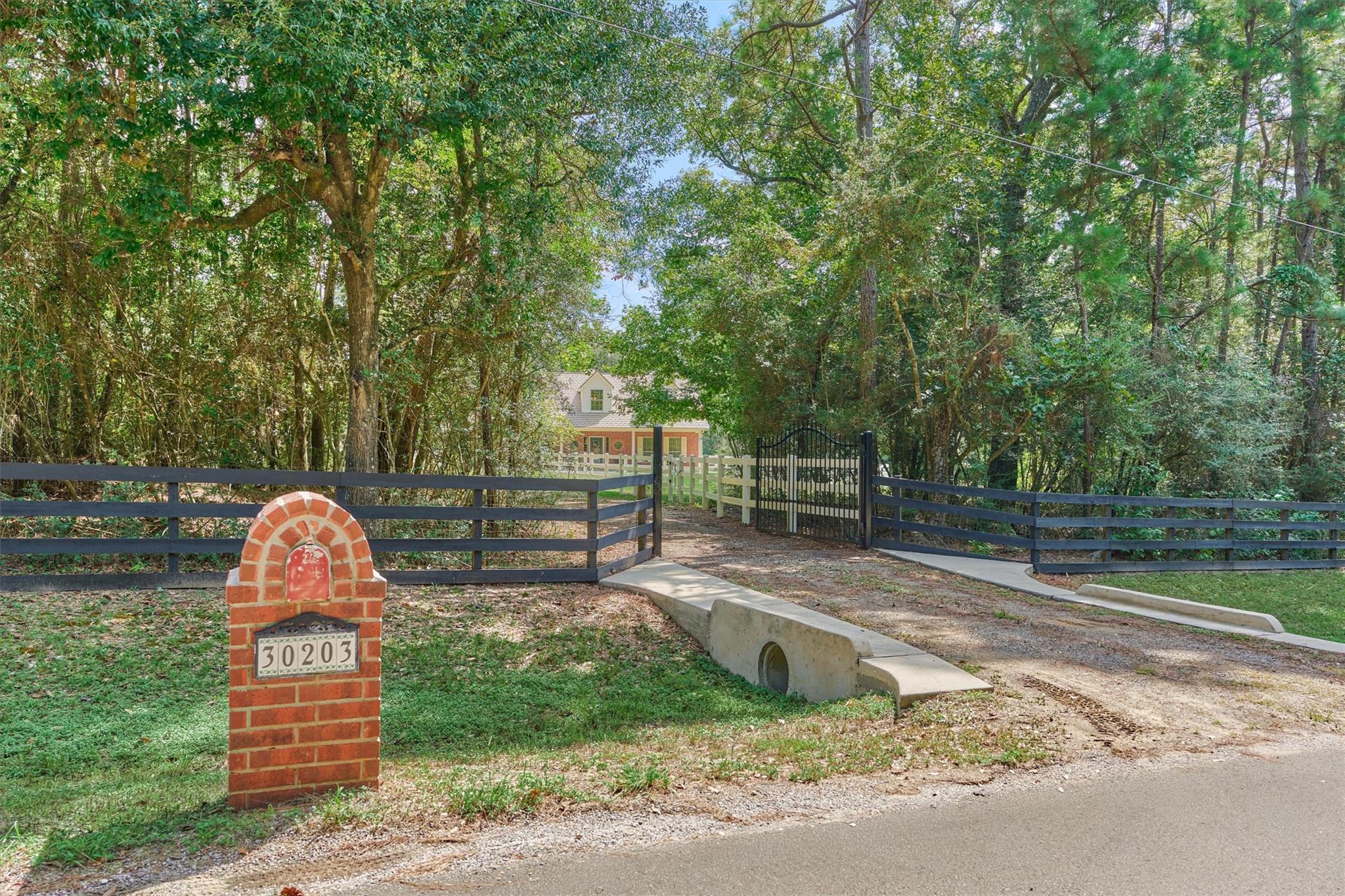 30203 Doerner Ln, Magnolia, TX 77354 photo