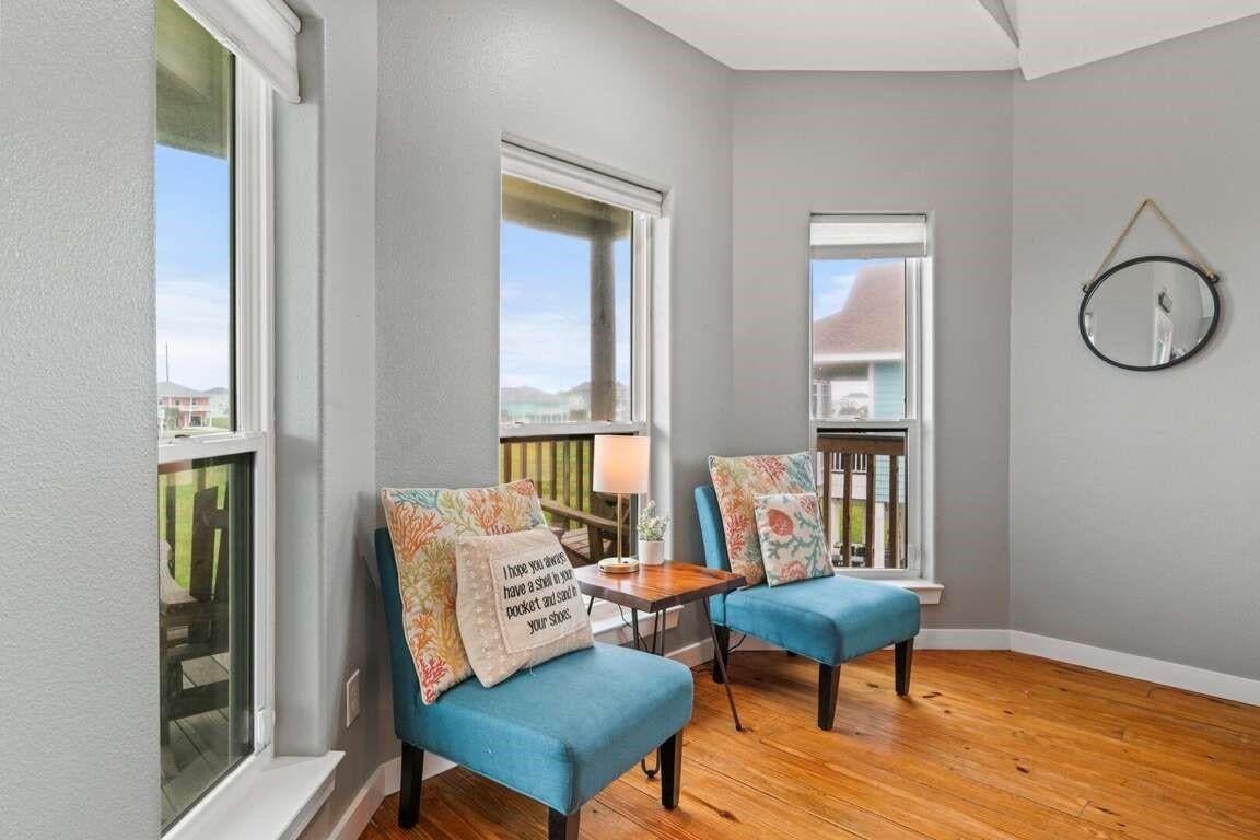 18607 Warrior Rd, Galveston, TX 77554 photo