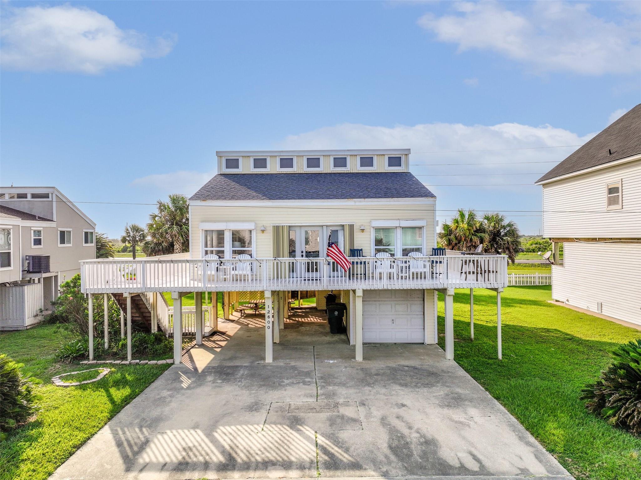 12600 Ventura Dr, Galveston, TX 77554