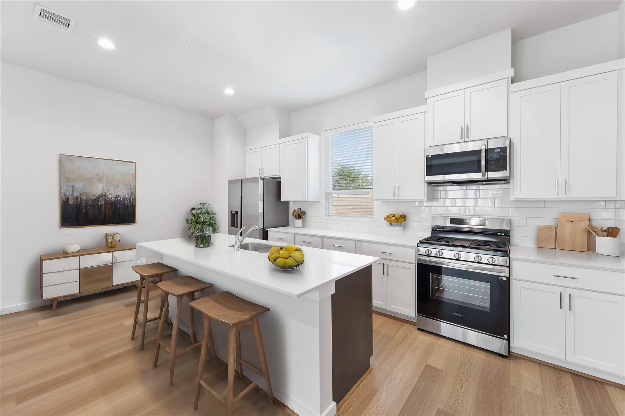 1013 Erin St #V, Houston, TX 77009 photo