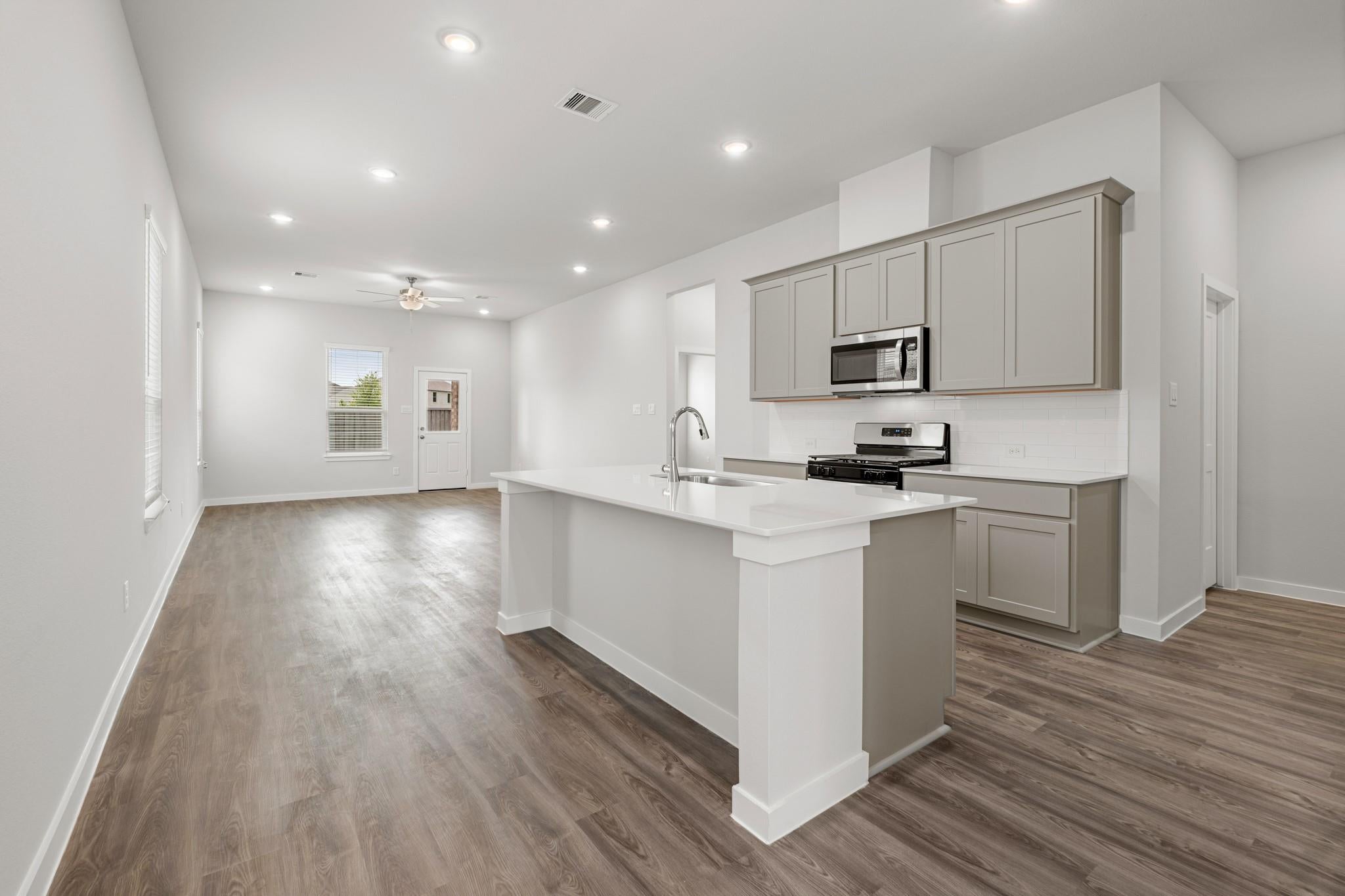 7843 Bergamot Cir, Magnolia, TX 77354 photo