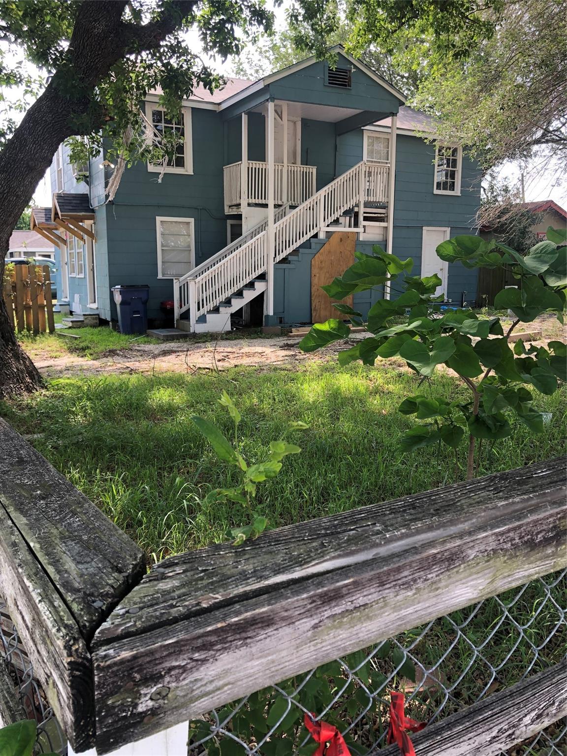 827 1 Ave, Texas City, TX 77590
