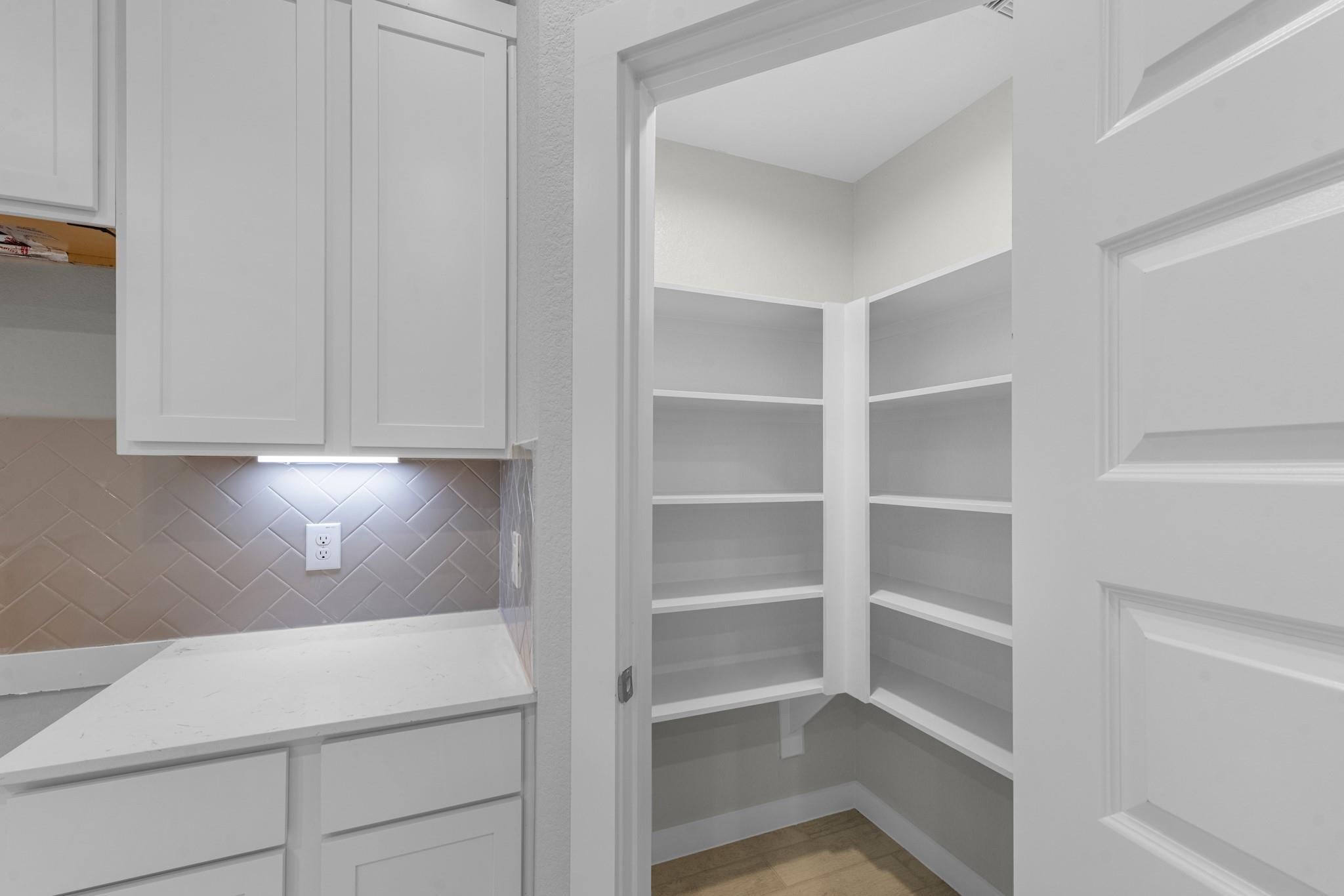 1739 Pecan Woods Ln, Conroe, TX 77301 photo