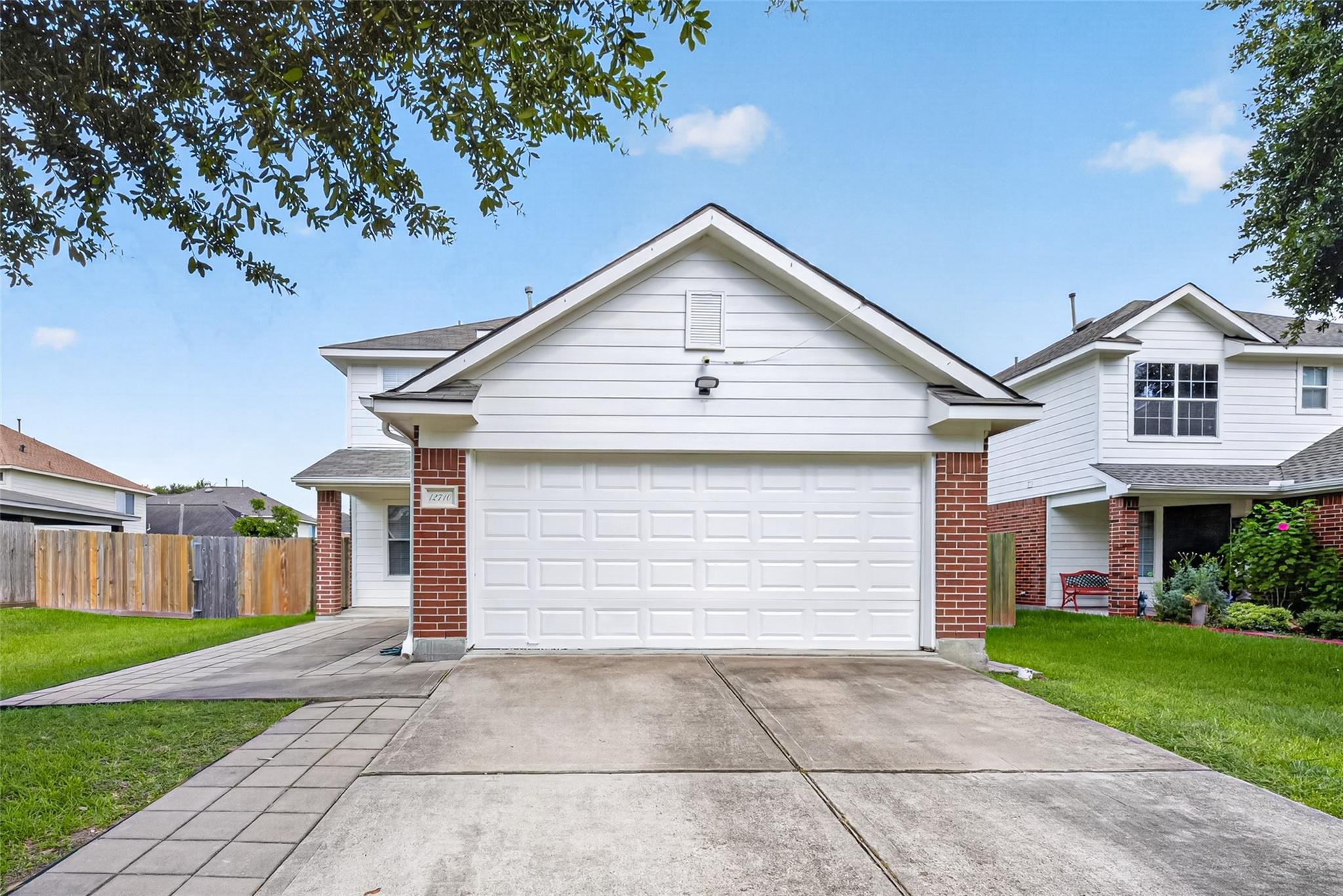 12710 Paso De Flores Dr, Houston, TX 77045