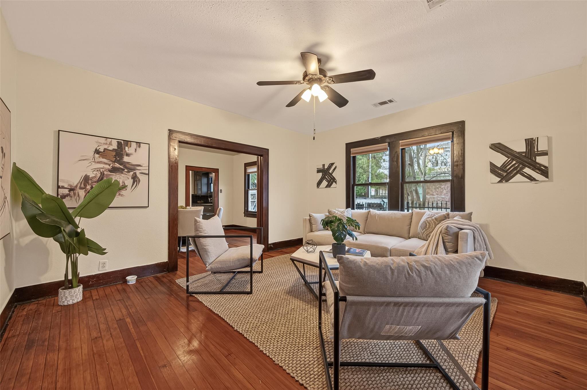 817 Henderson St, Houston, TX 77007 photo