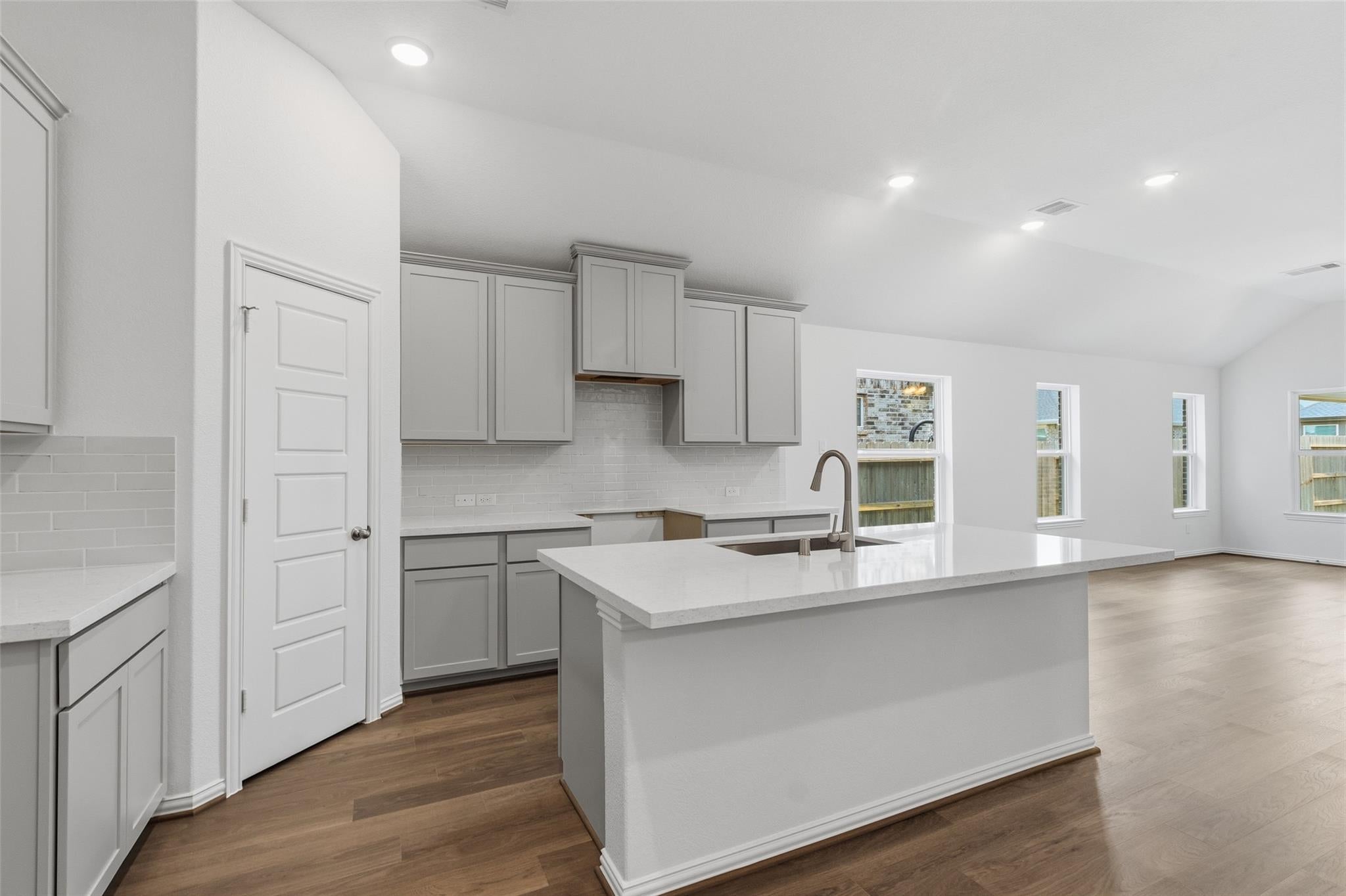 406 Stream Bend Way, Rosenberg, TX 77471 photo
