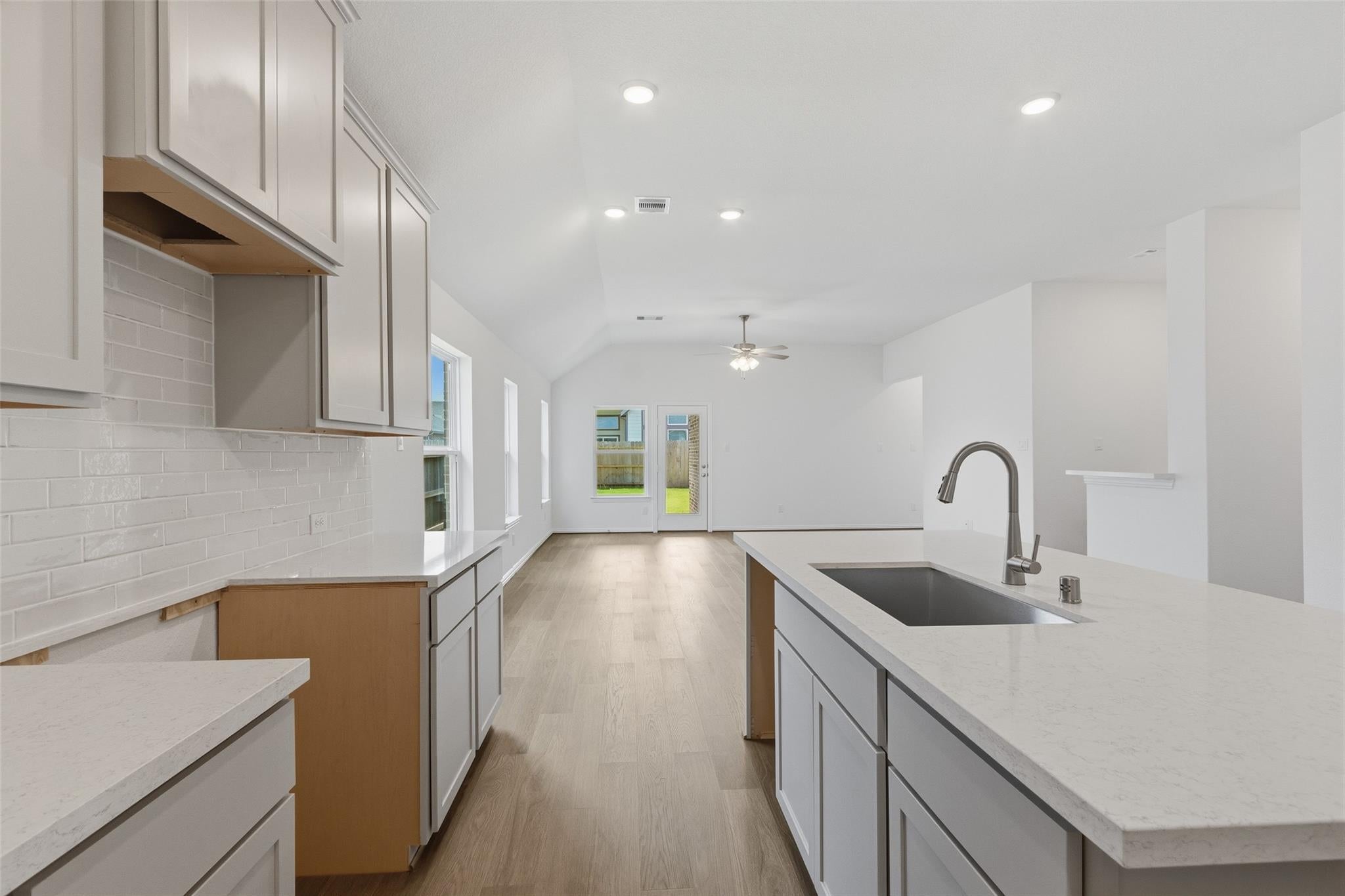 406 Stream Bend Way, Rosenberg, TX 77471 photo