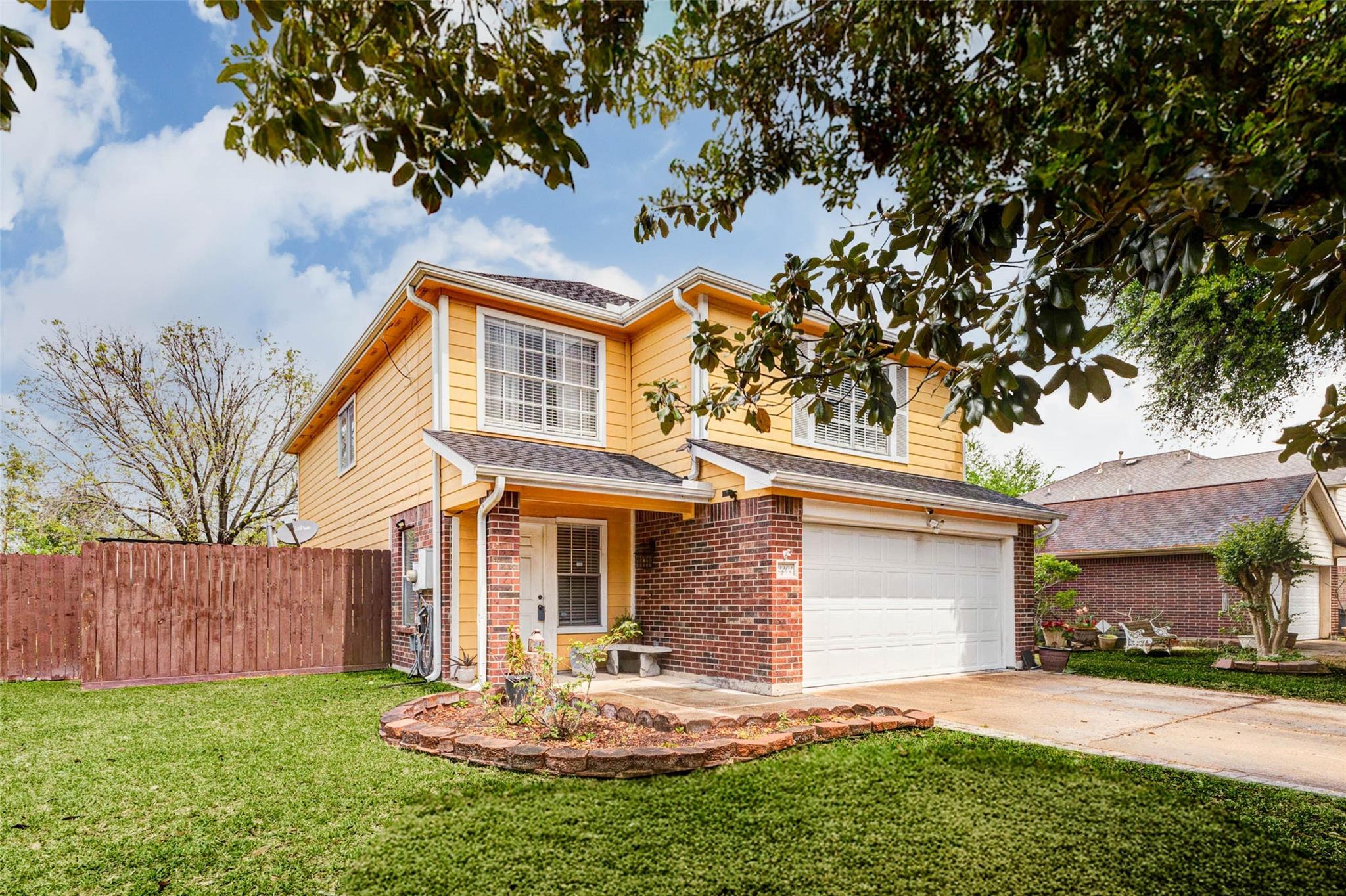 2202 Falling Oaks Rd, Houston, TX 77038 photo