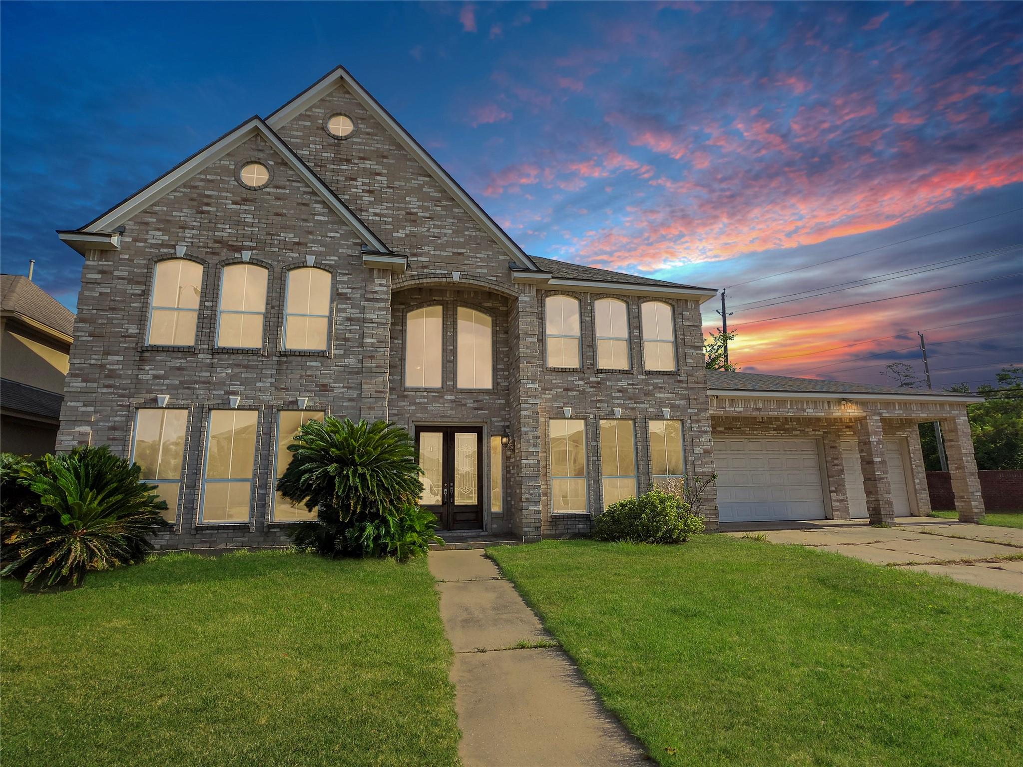7402 Regency Pl, Spring, TX 77379