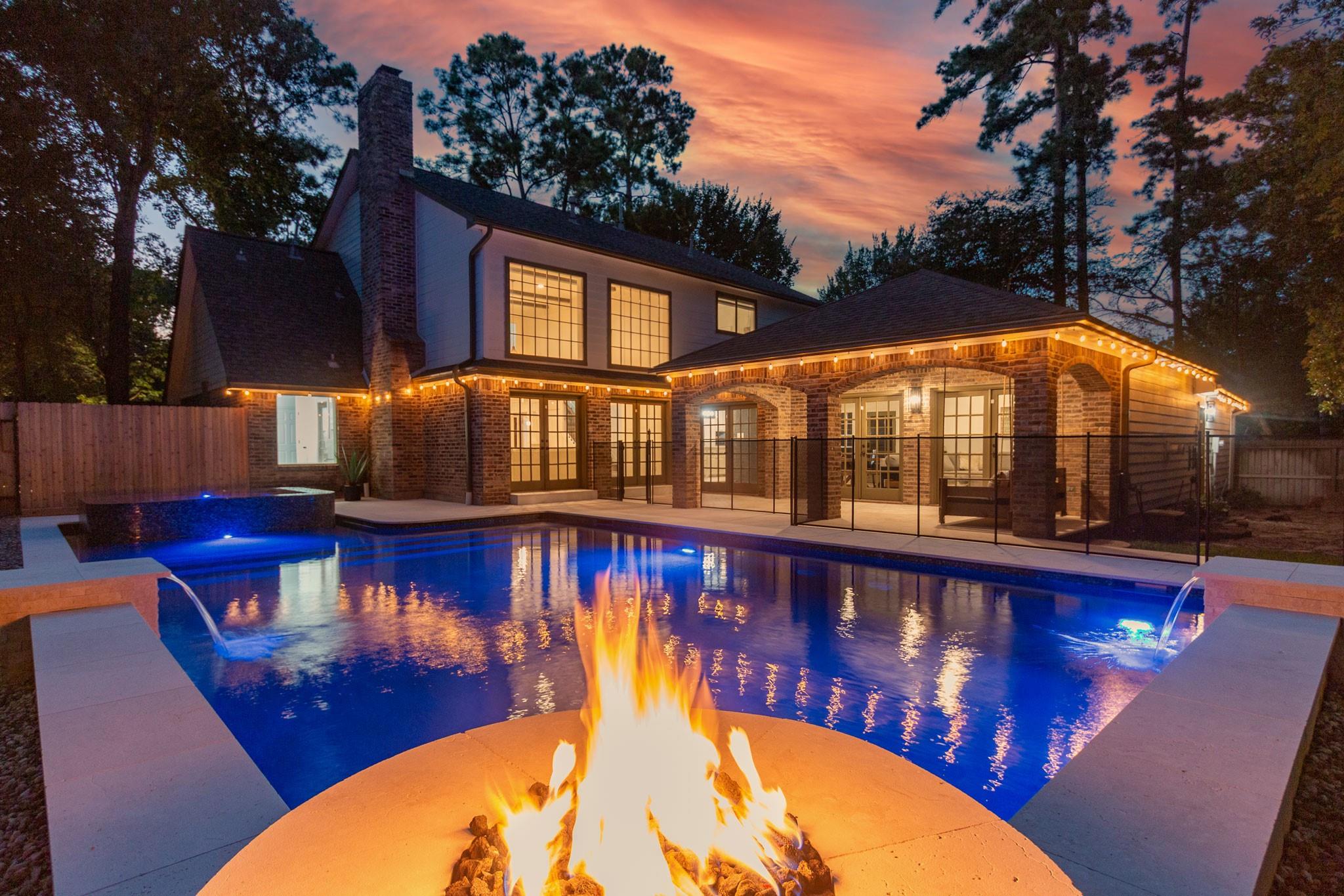 5 Thornhedge Ct, The Woodlands, TX 77381