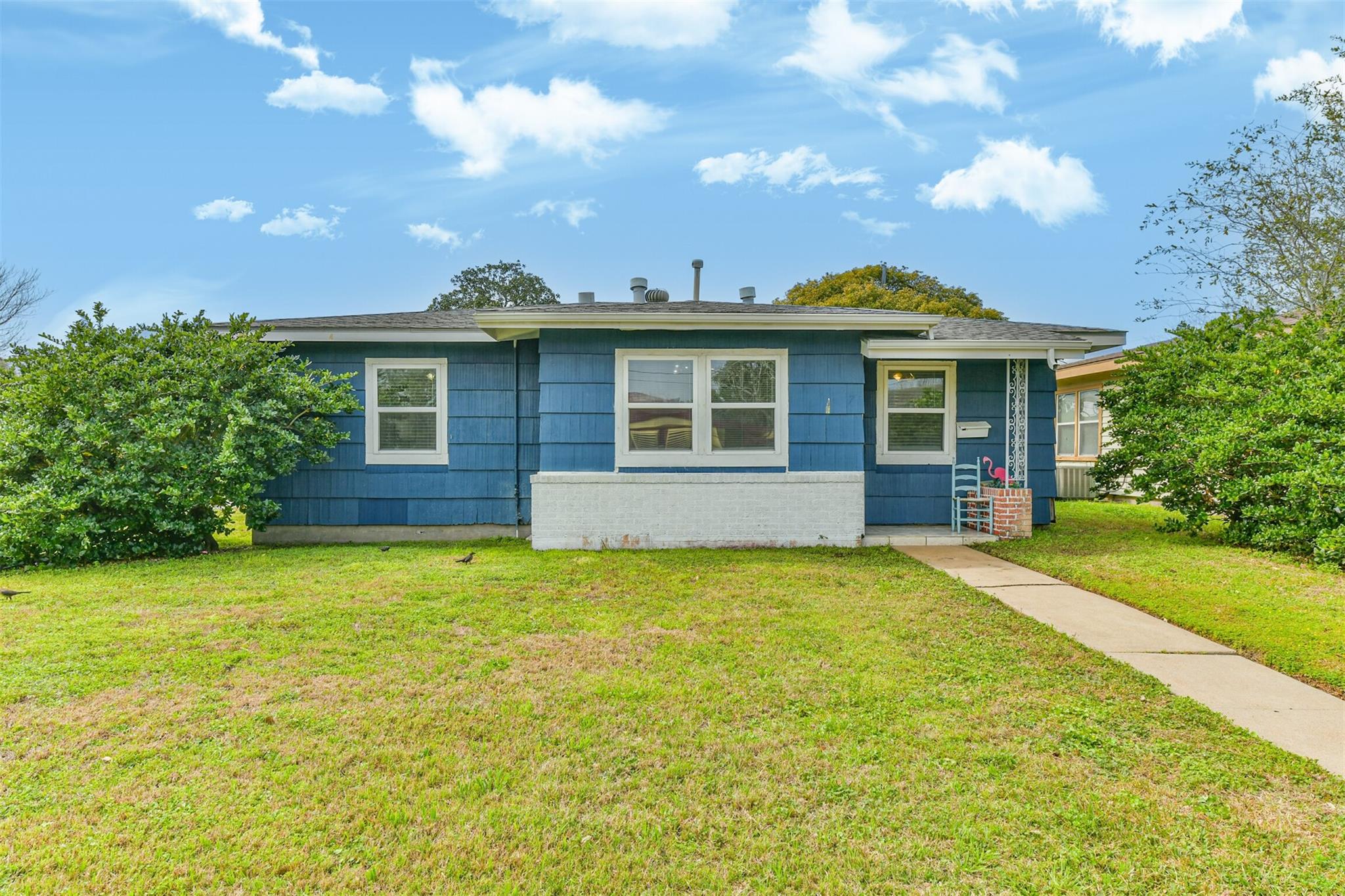 7 Gulf Ln, Galveston, TX 77550