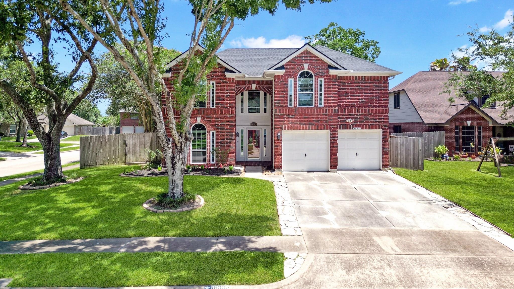 16003 Salton Point Dr, Friendswood, TX 77546