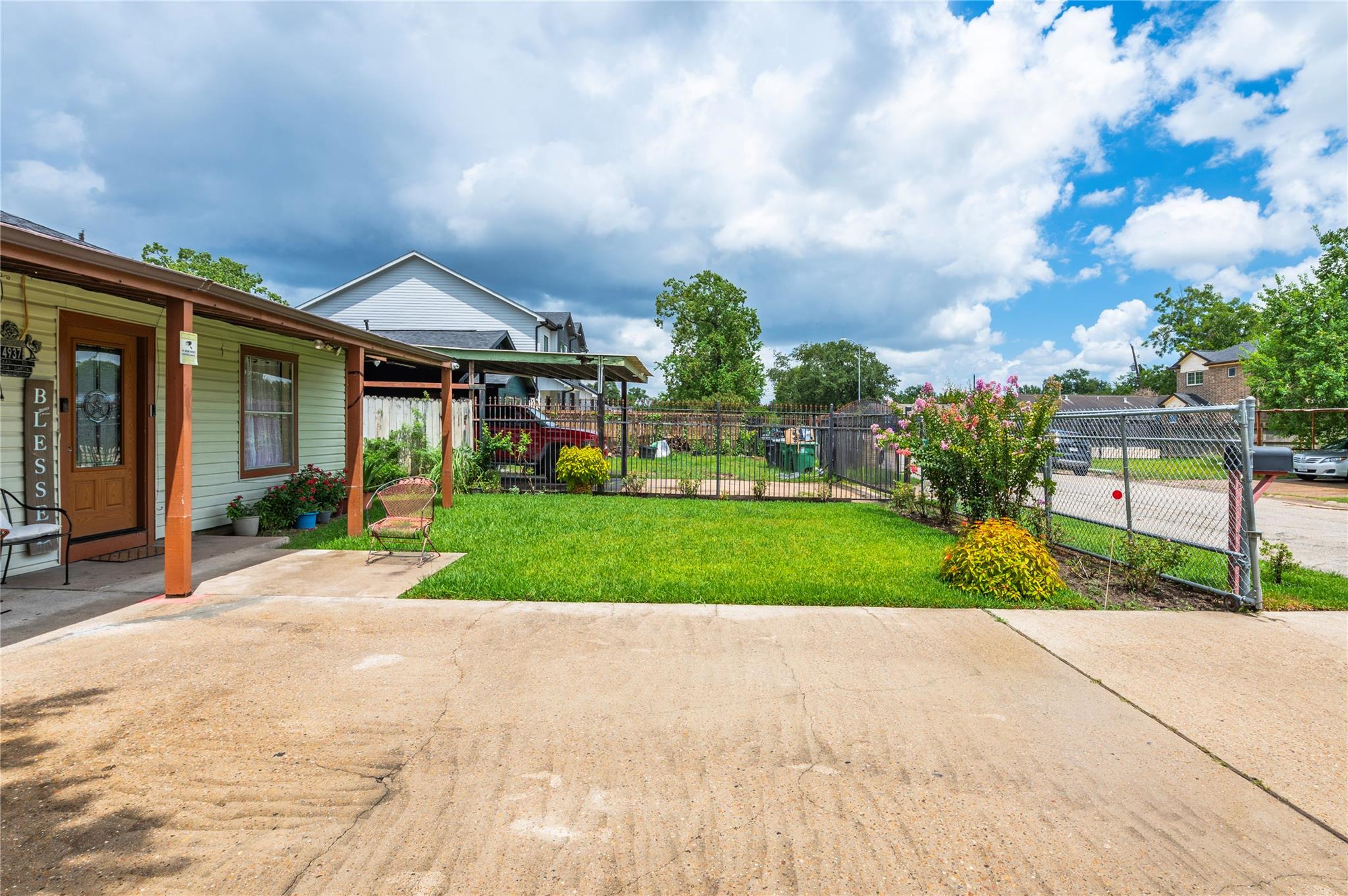 4937 Bataan Rd, Houston, TX 77033 photo