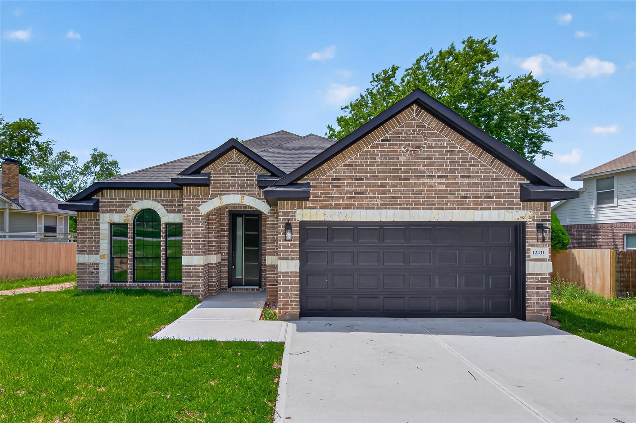 12431 Green Ridge Dr, Willis, TX 77318