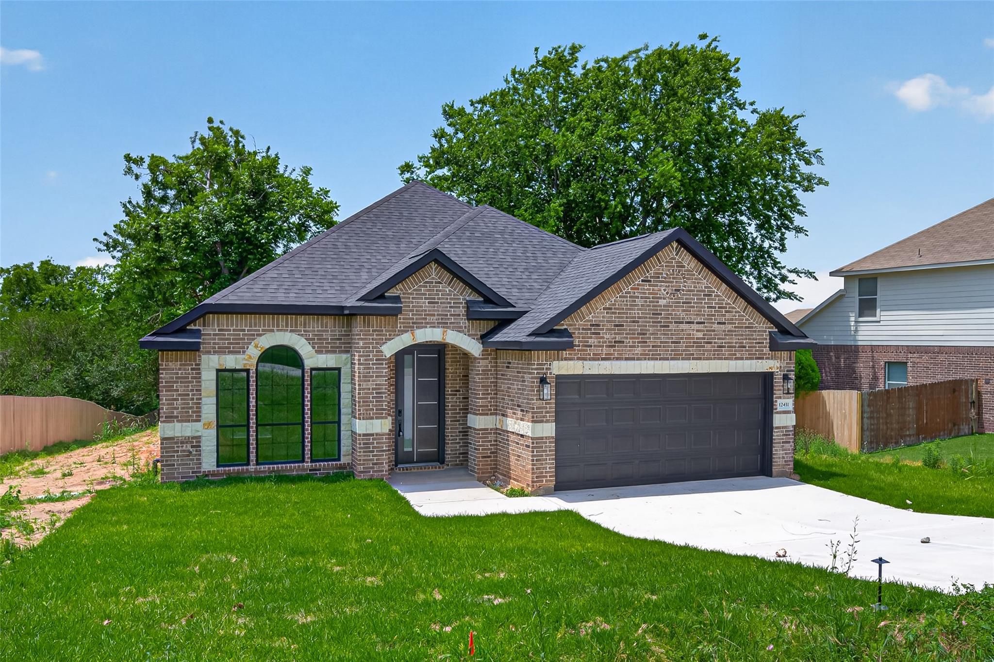 12431 Green Ridge Dr, Willis, TX 77318 photo
