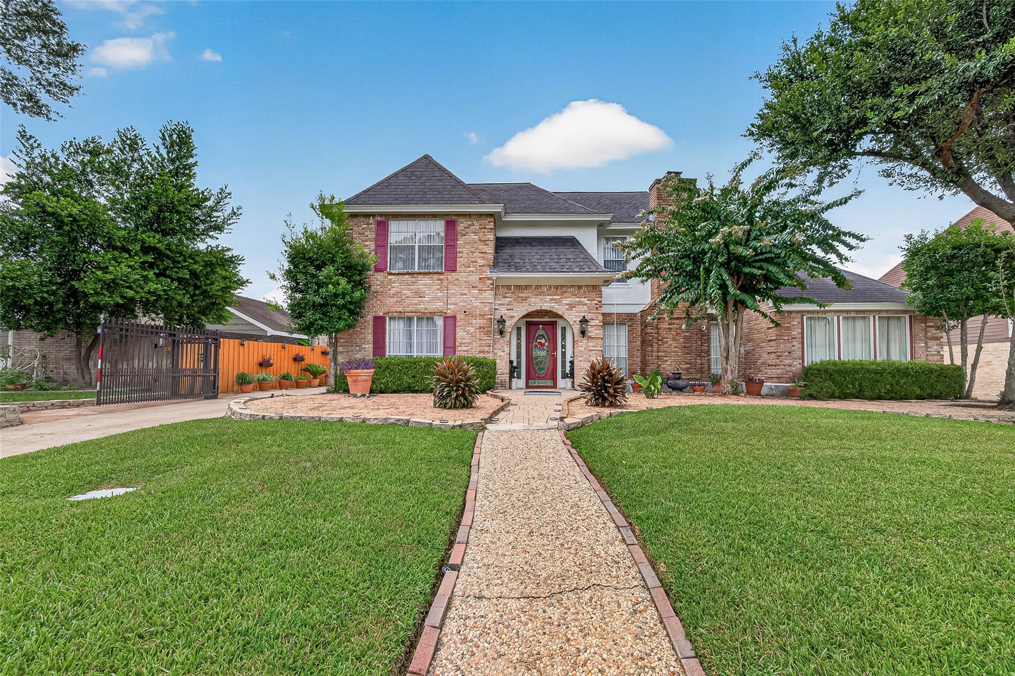 1914 Wagon Gap Trl, Houston, TX 77090 photo