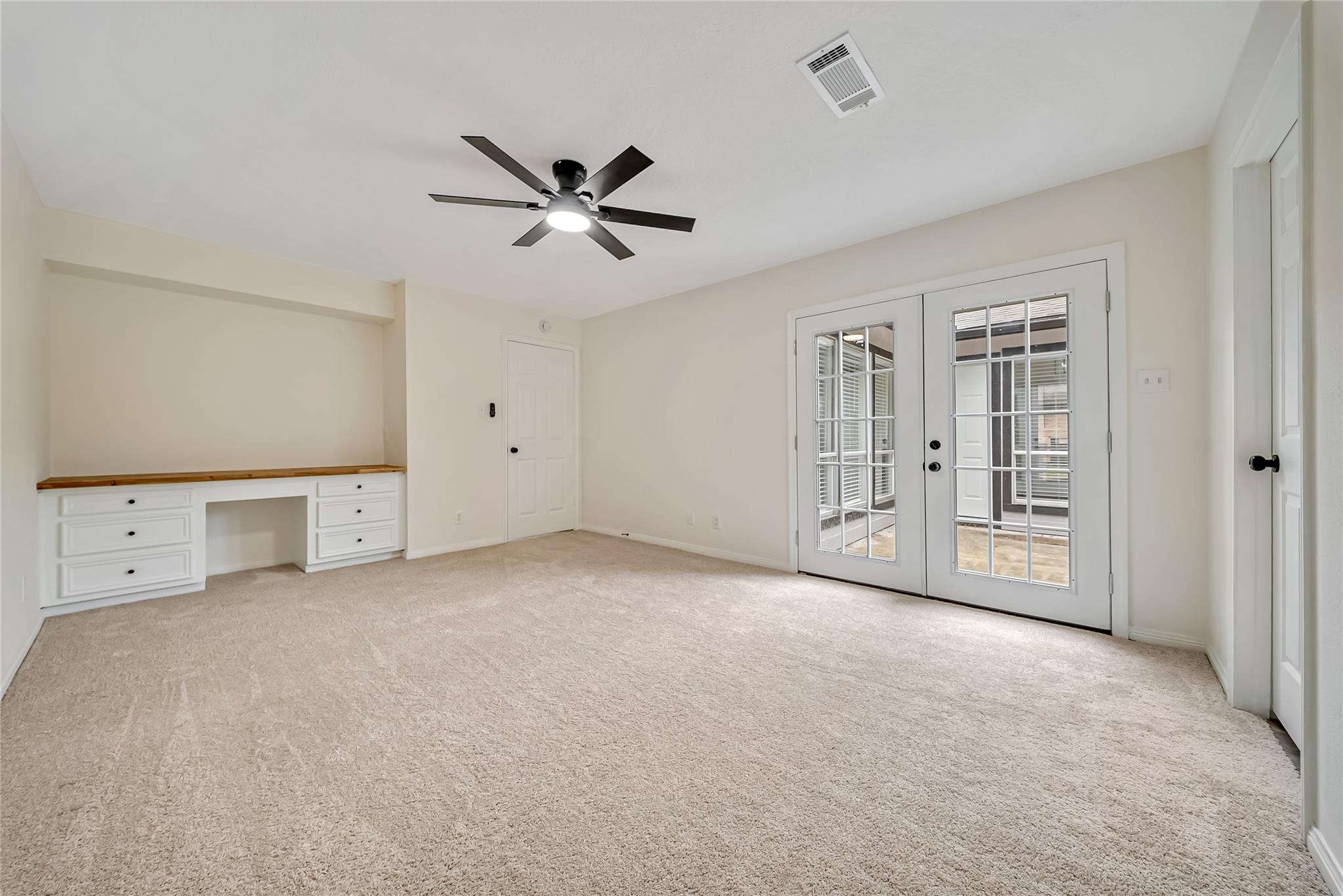 14915 Sun Harbor Dr, Houston, TX 77062 photo