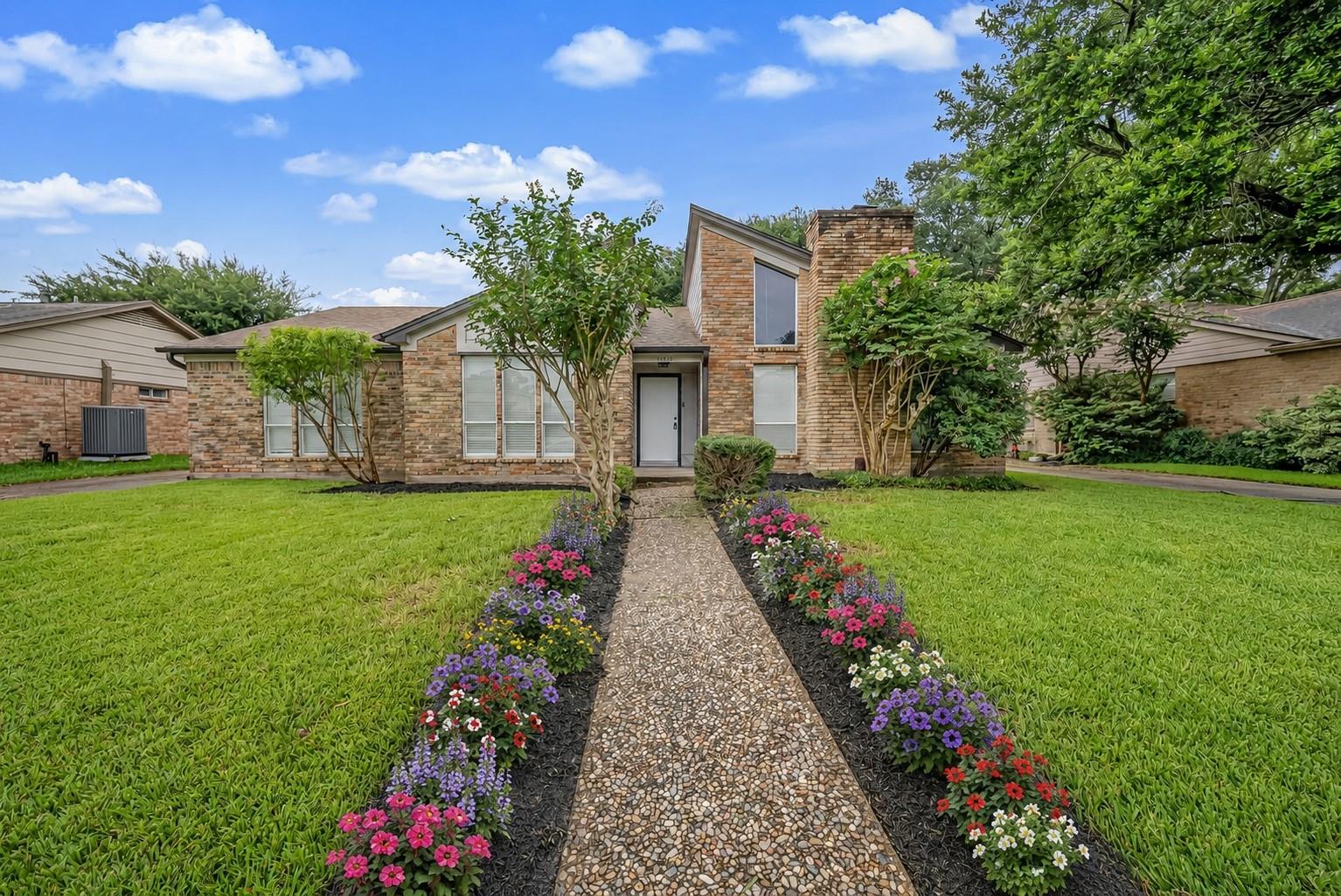 14915 Sun Harbor Dr, Houston, TX 77062 photo