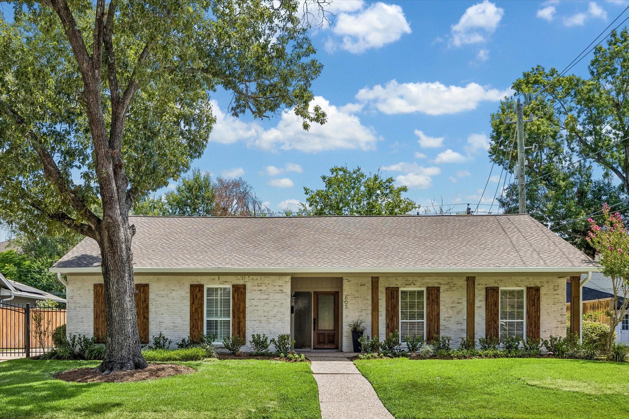 607 Blue Willow Dr, Houston, TX 77042