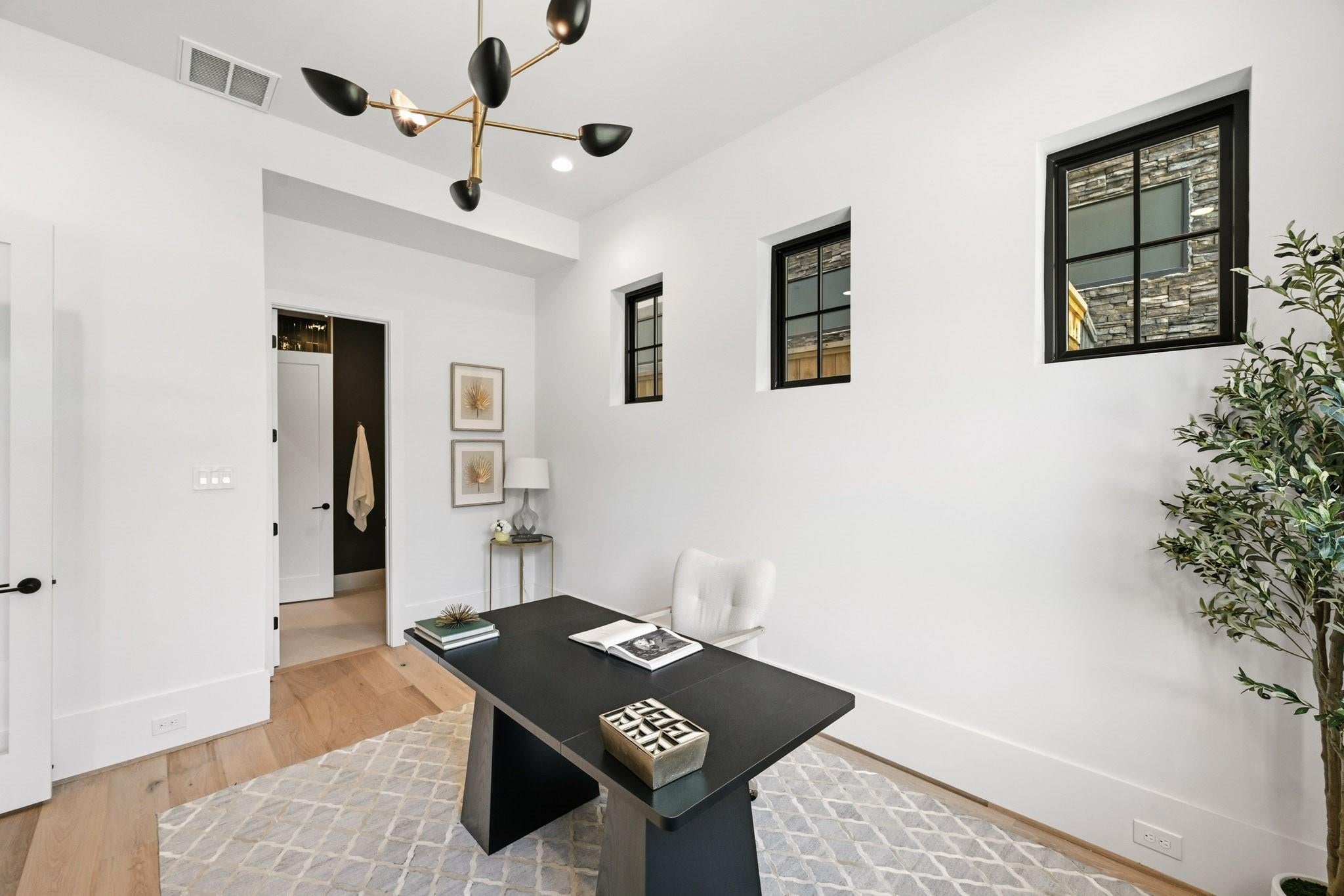 1642 Norfolk St, Houston, TX 77006 photo