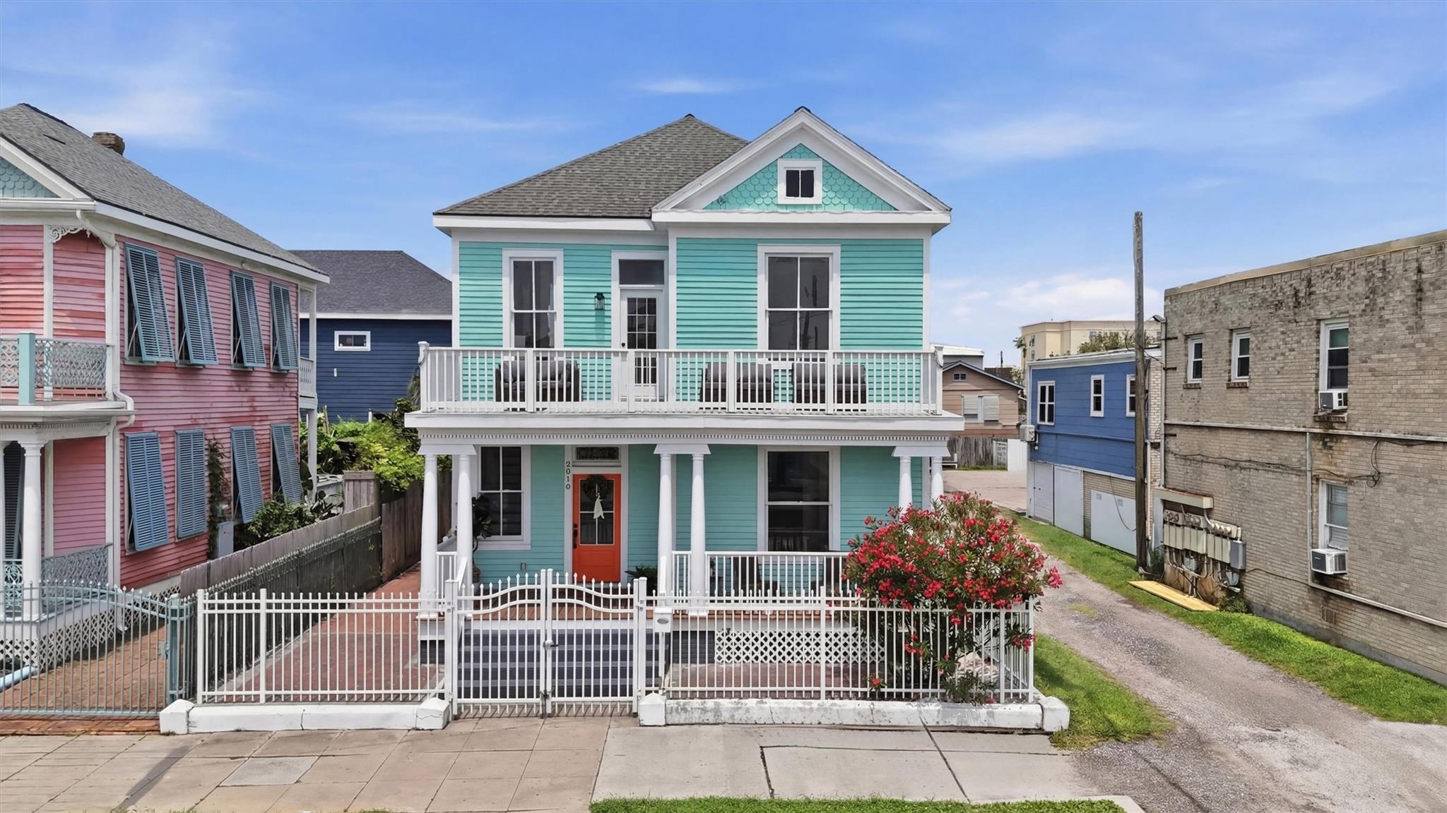2010 Rosenberg St, Galveston, TX 77550