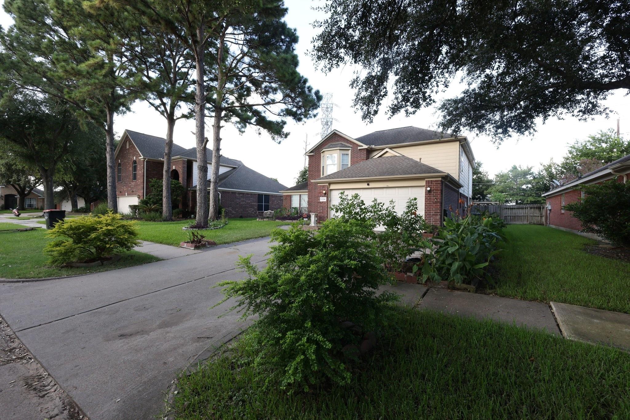 6246 Billinsgate Dr, Katy, TX 77449 photo