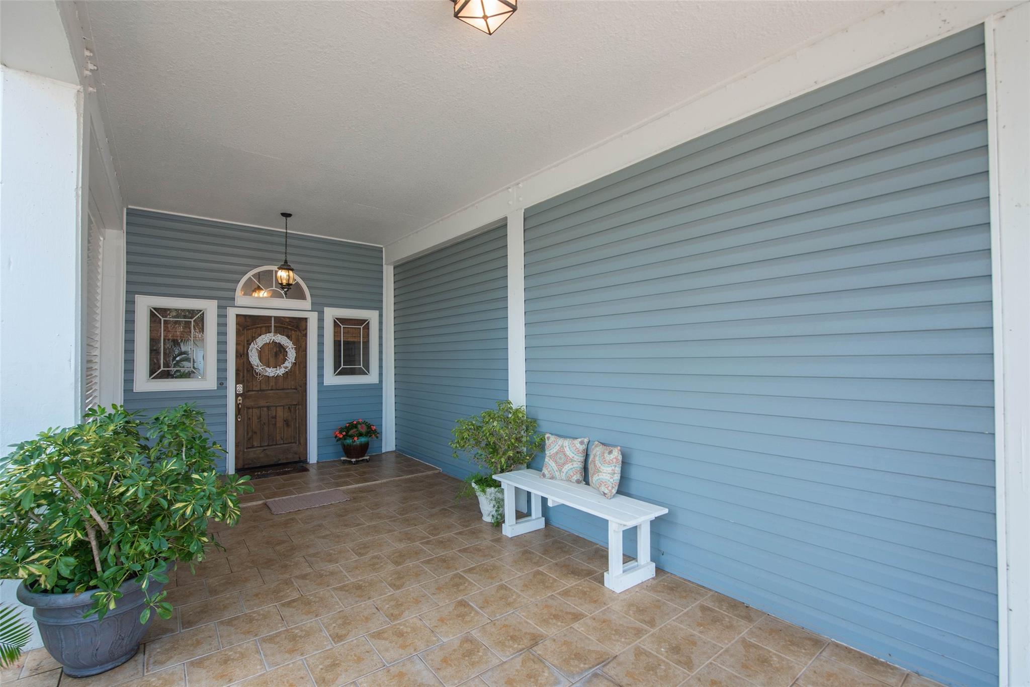 318 Sunset Cir, Tiki Island, TX 77554 photo