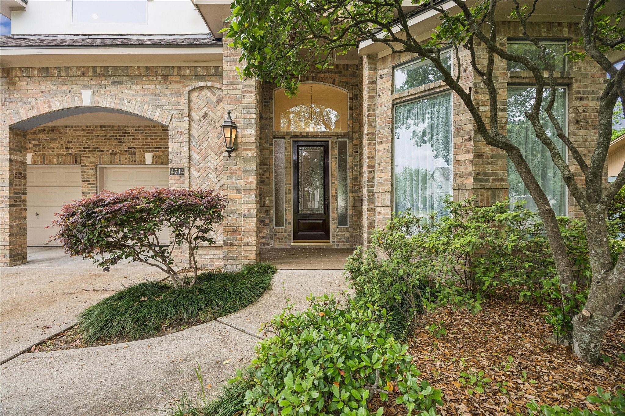 4714 Holt, Bellaire, TX 77401 photo