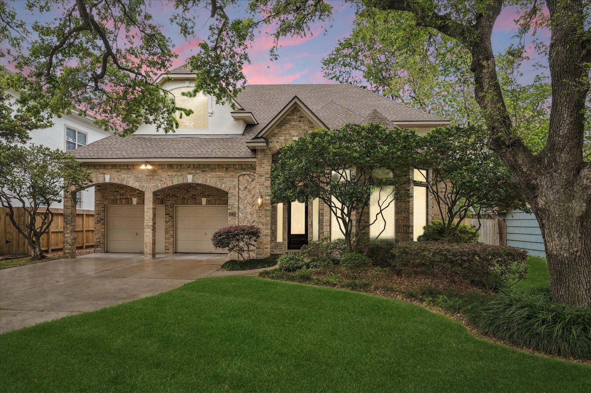 4714 Holt, Bellaire, TX 77401 photo