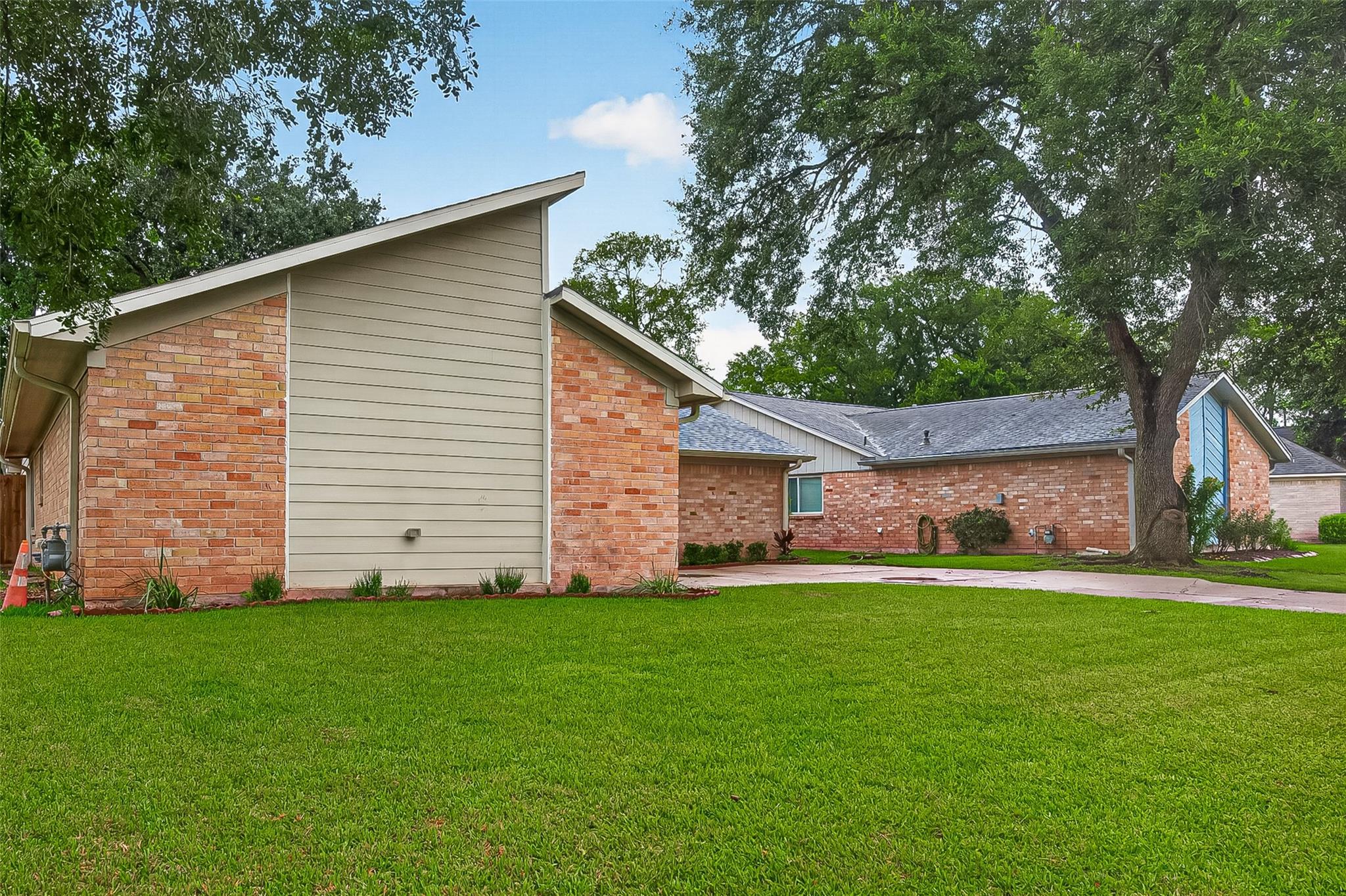 1818 Lansdowne Dr, Richmond, TX 77406 photo