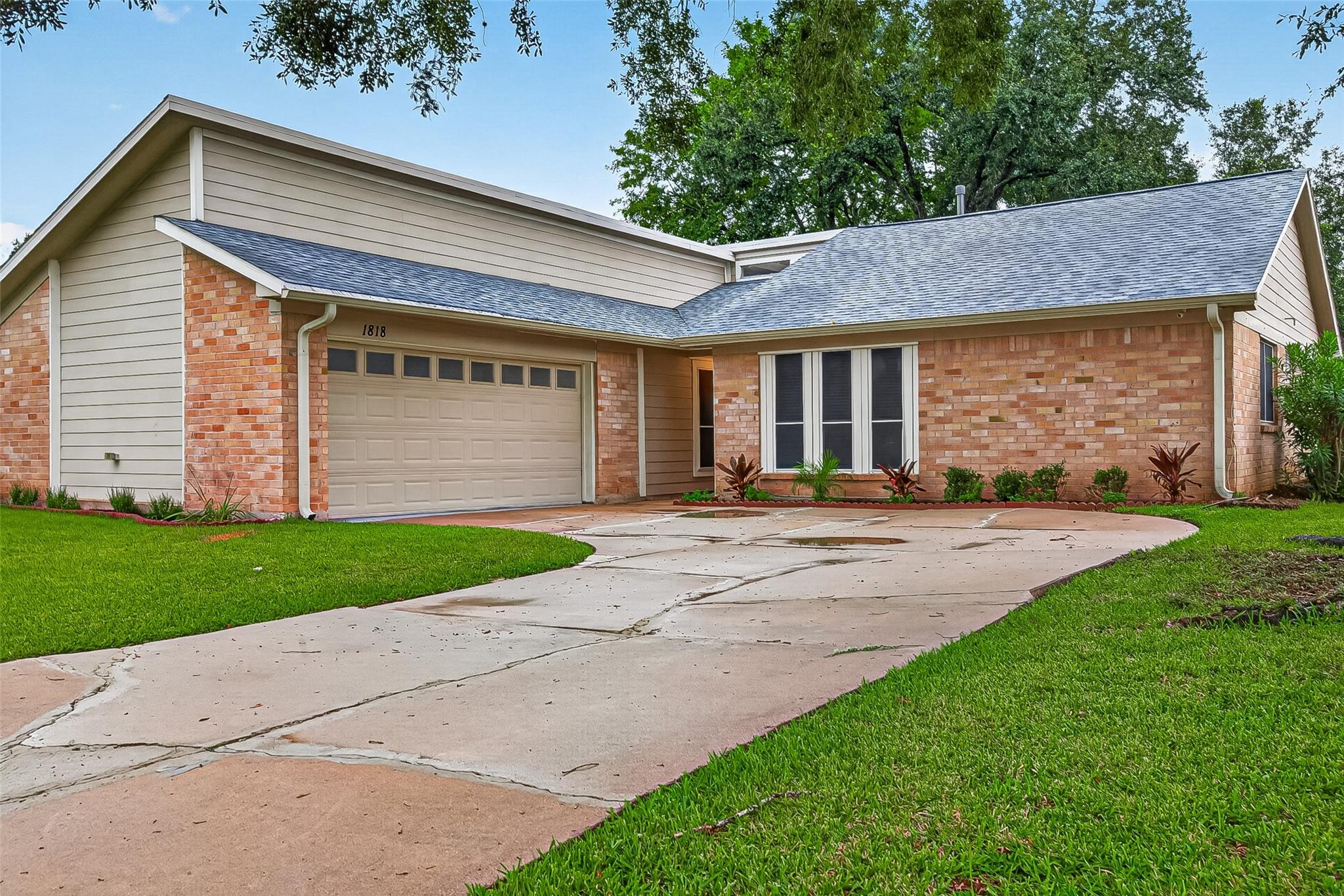 1818 Lansdowne Dr, Richmond, TX 77406 photo