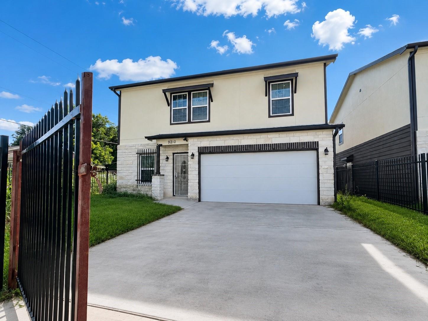 9210 Martell St, Houston, TX 77051