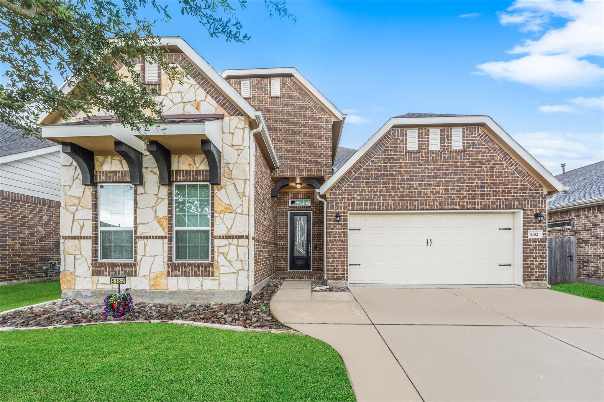 5182 Echo Falls Dr, Alvin, TX 77511 photo