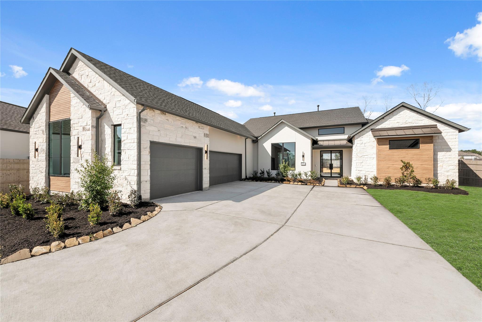 15719 Saffron Summer St, Conroe, TX 77302