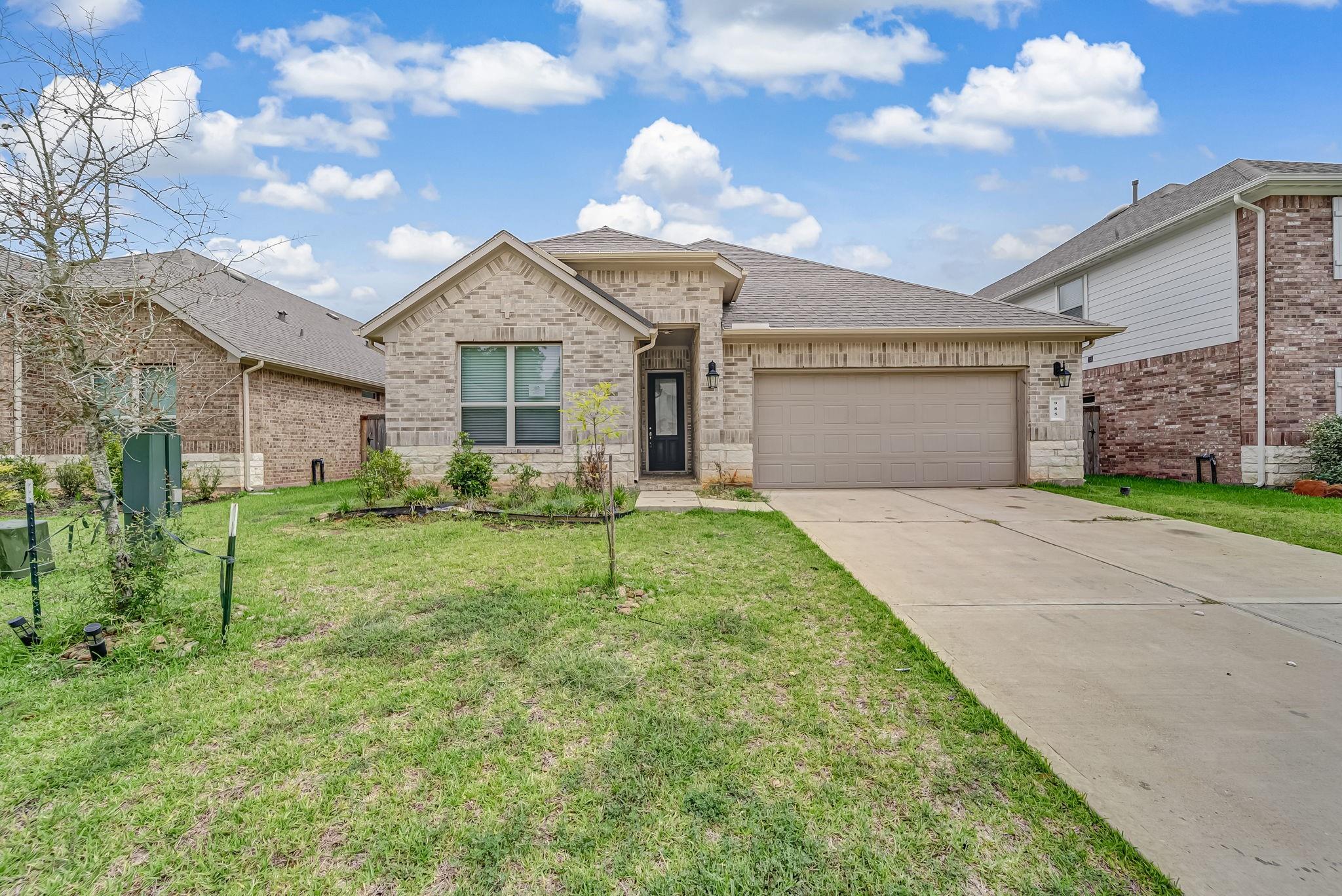 985 Youth Water Rd, Montgomery, TX 77316