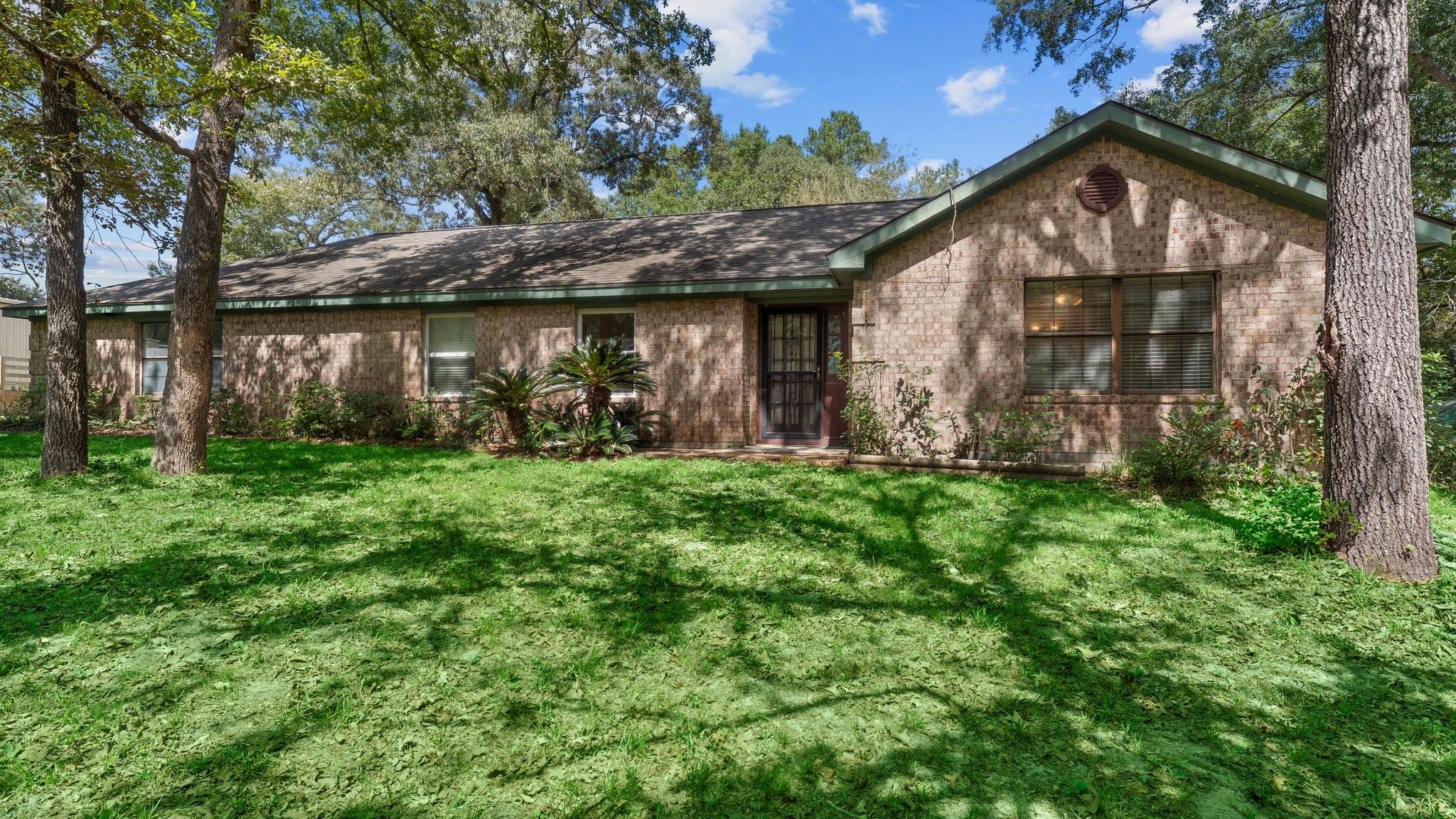 10593 Champion Village Dr, Conroe, TX 77303