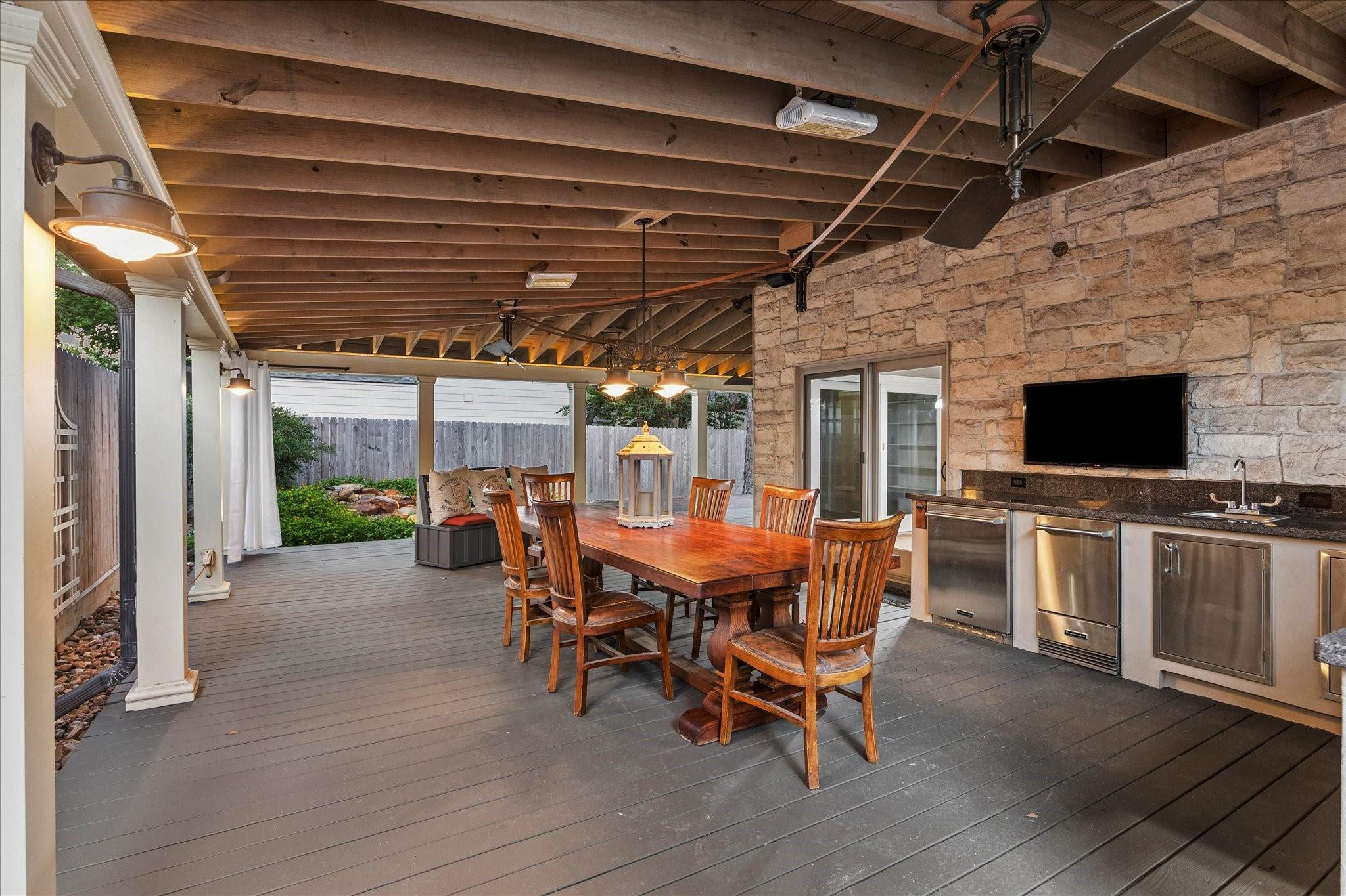 636 Rancho Bauer Dr, Houston, TX 77079 photo