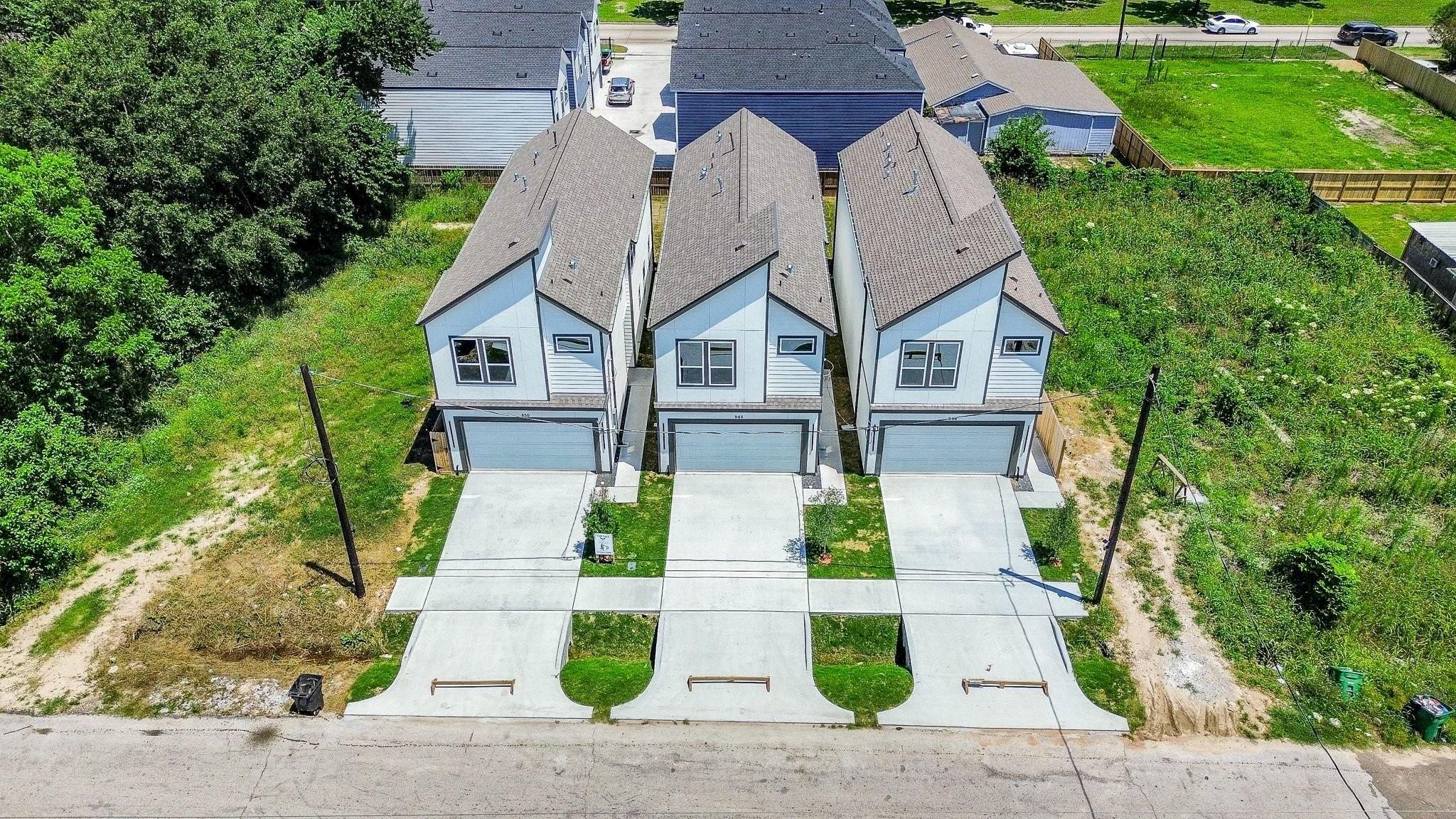 846 Lucky St, Houston, TX 77088 photo