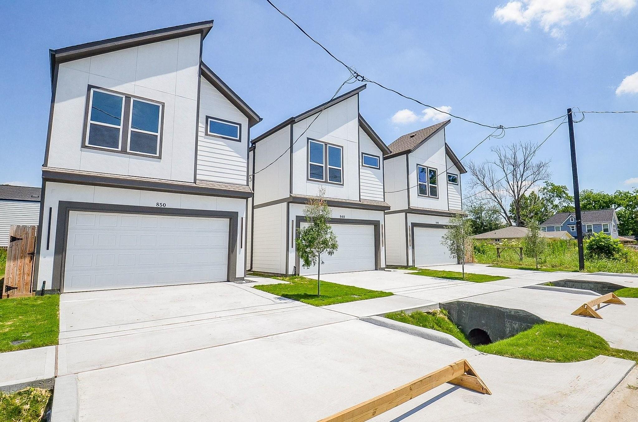 846 Lucky St, Houston, TX 77088 photo