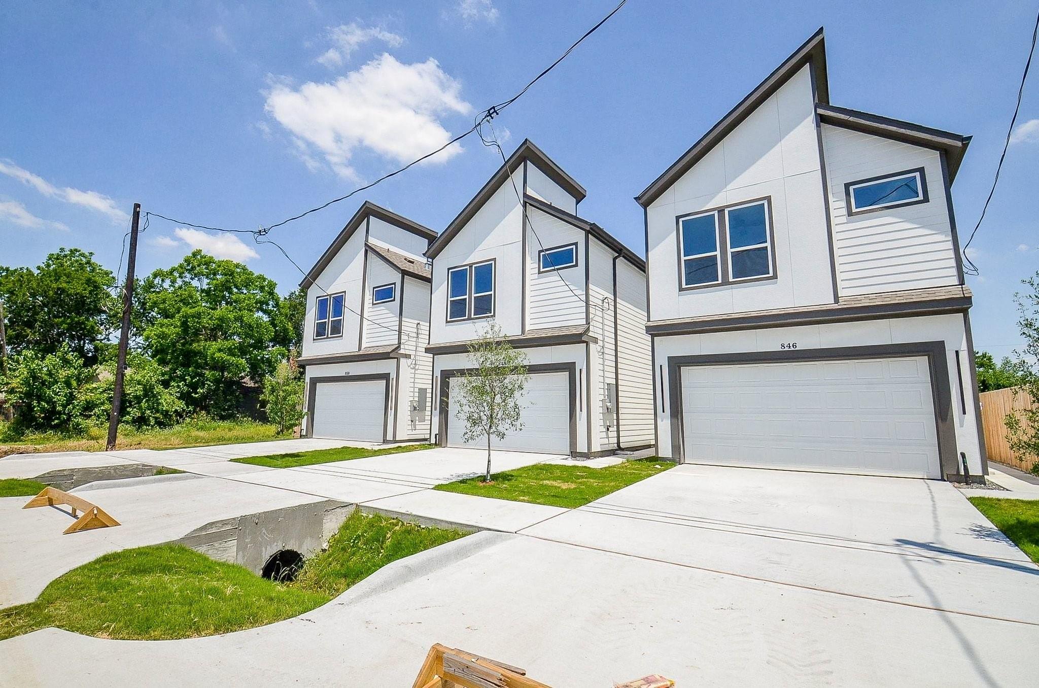 846 Lucky St, Houston, TX 77088 photo