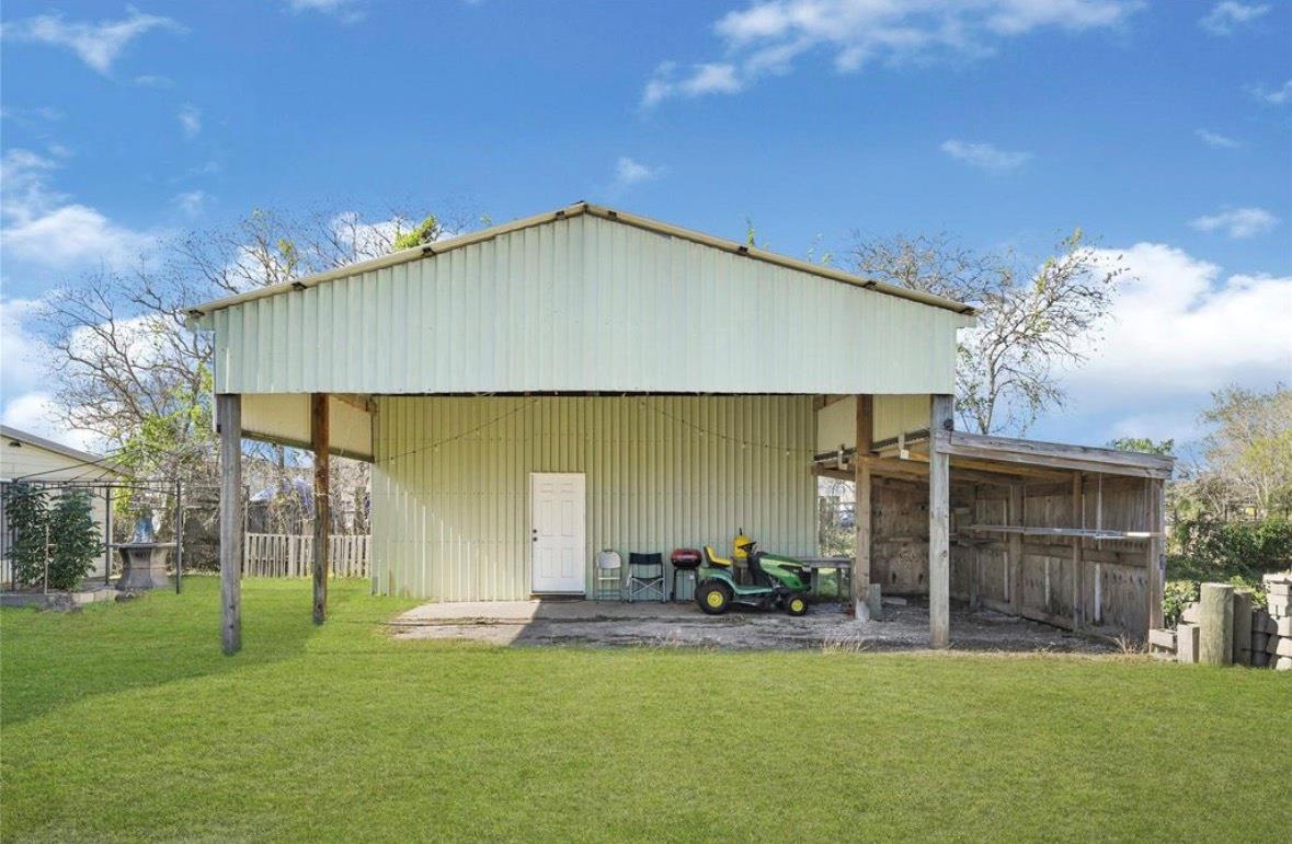 610 12 St, Dickinson, TX 77539 photo
