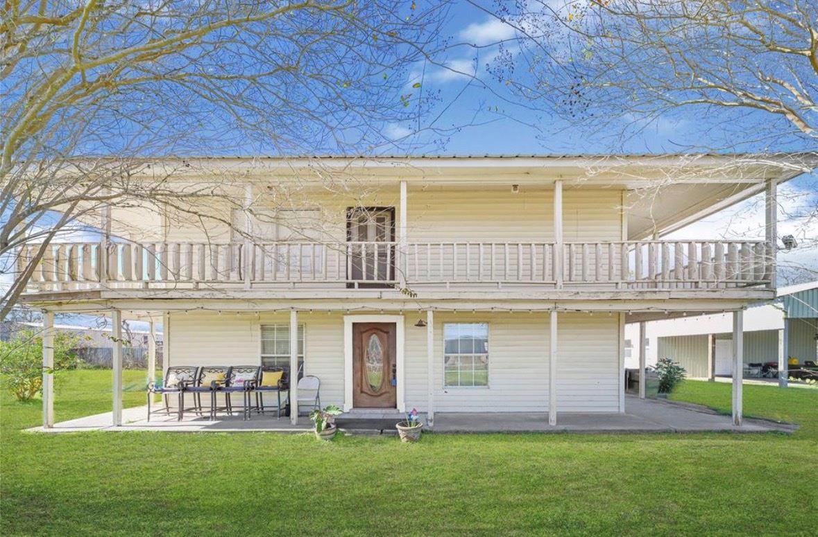 610 12 St, Dickinson, TX 77539
