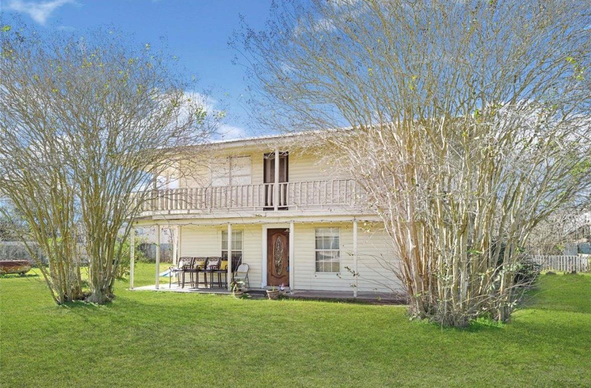 610 12 St, Dickinson, TX 77539 photo