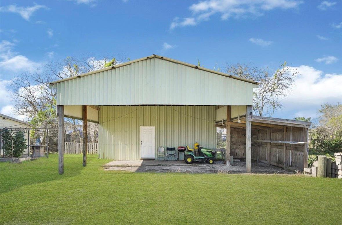 610 12 St, Dickinson, TX 77539 photo