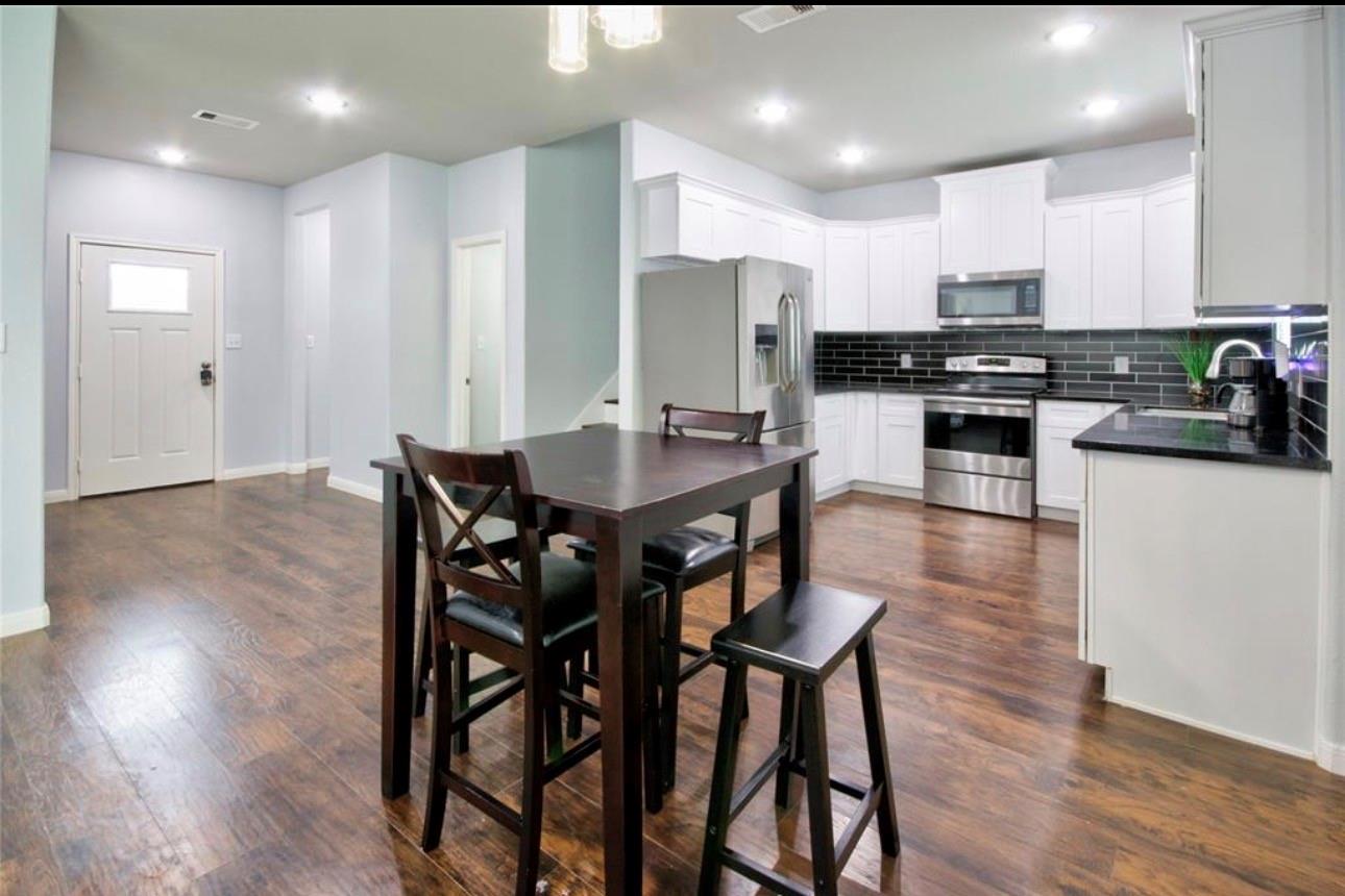 3510 Oleander Ave, Texas City, TX 77590 photo